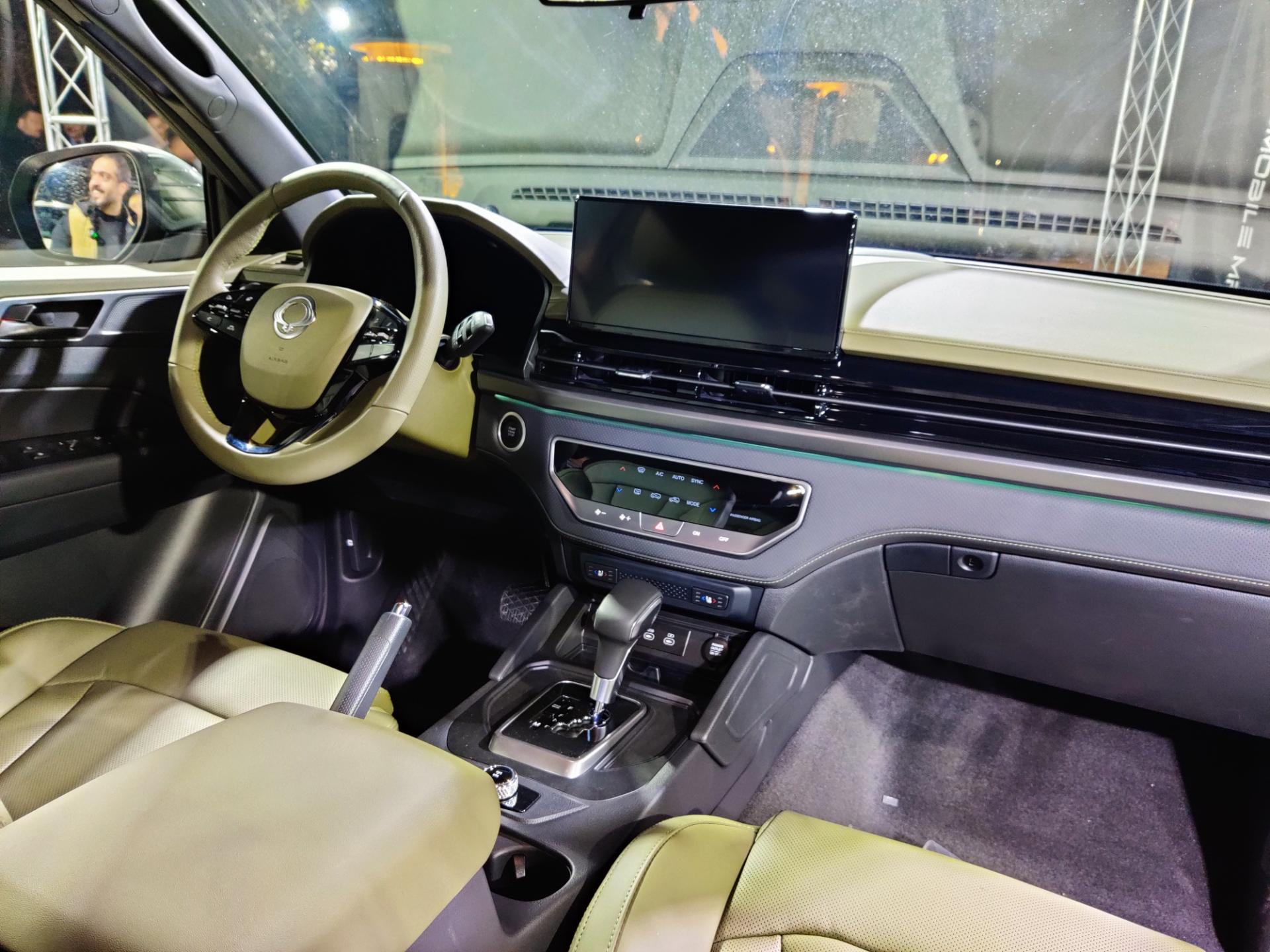 kgm-musso-grand-khan-iliaauto-unveiling-16