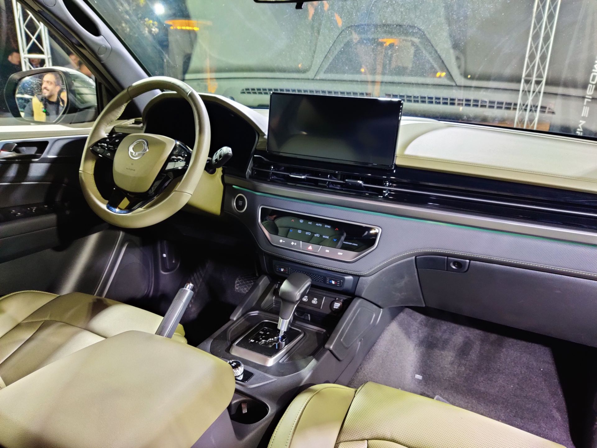 kgm-musso-grand-khan-iliaauto-unveiling-16
