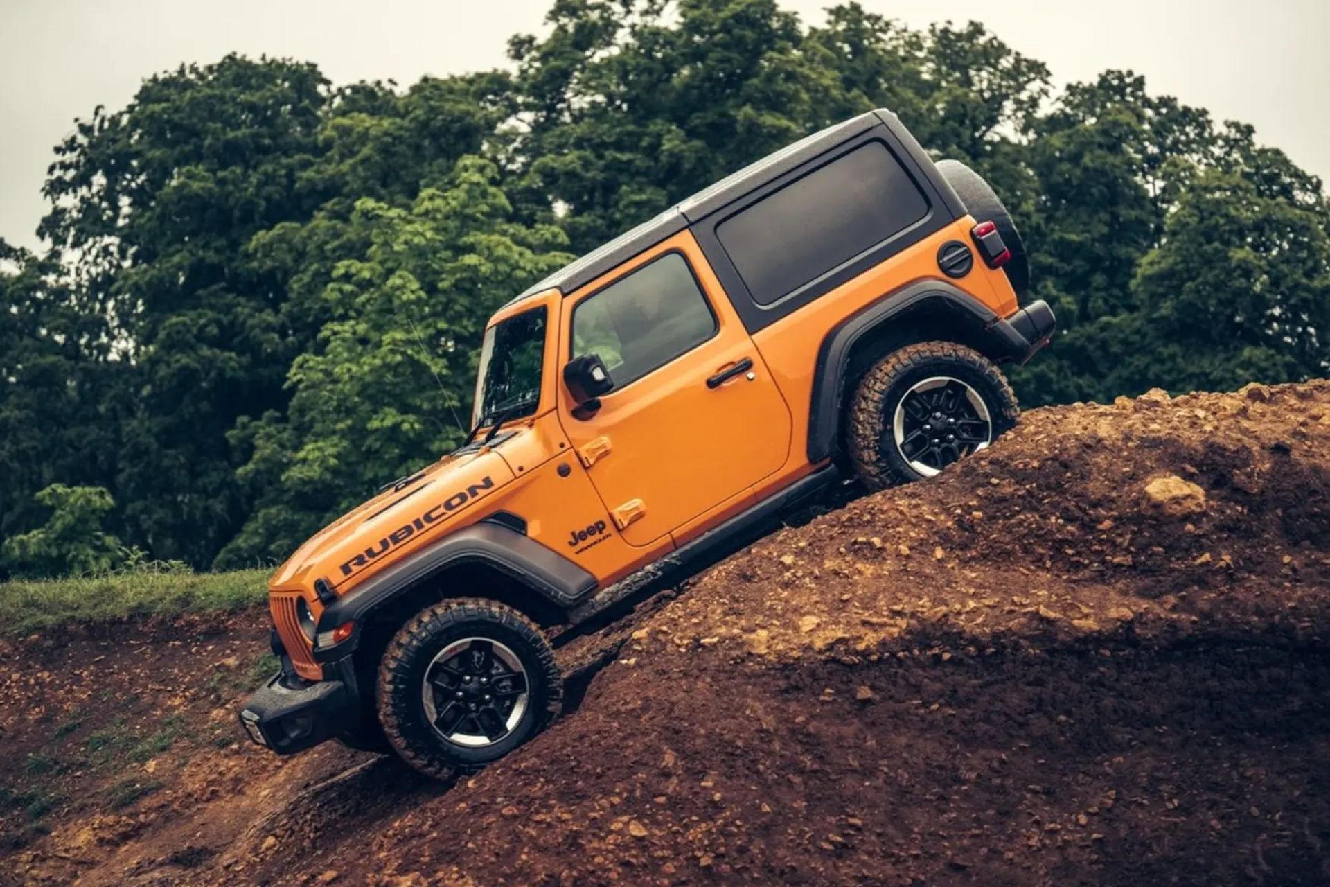 050-jeep-wrangler-decending-a-hill-what-is-hill-descent-control