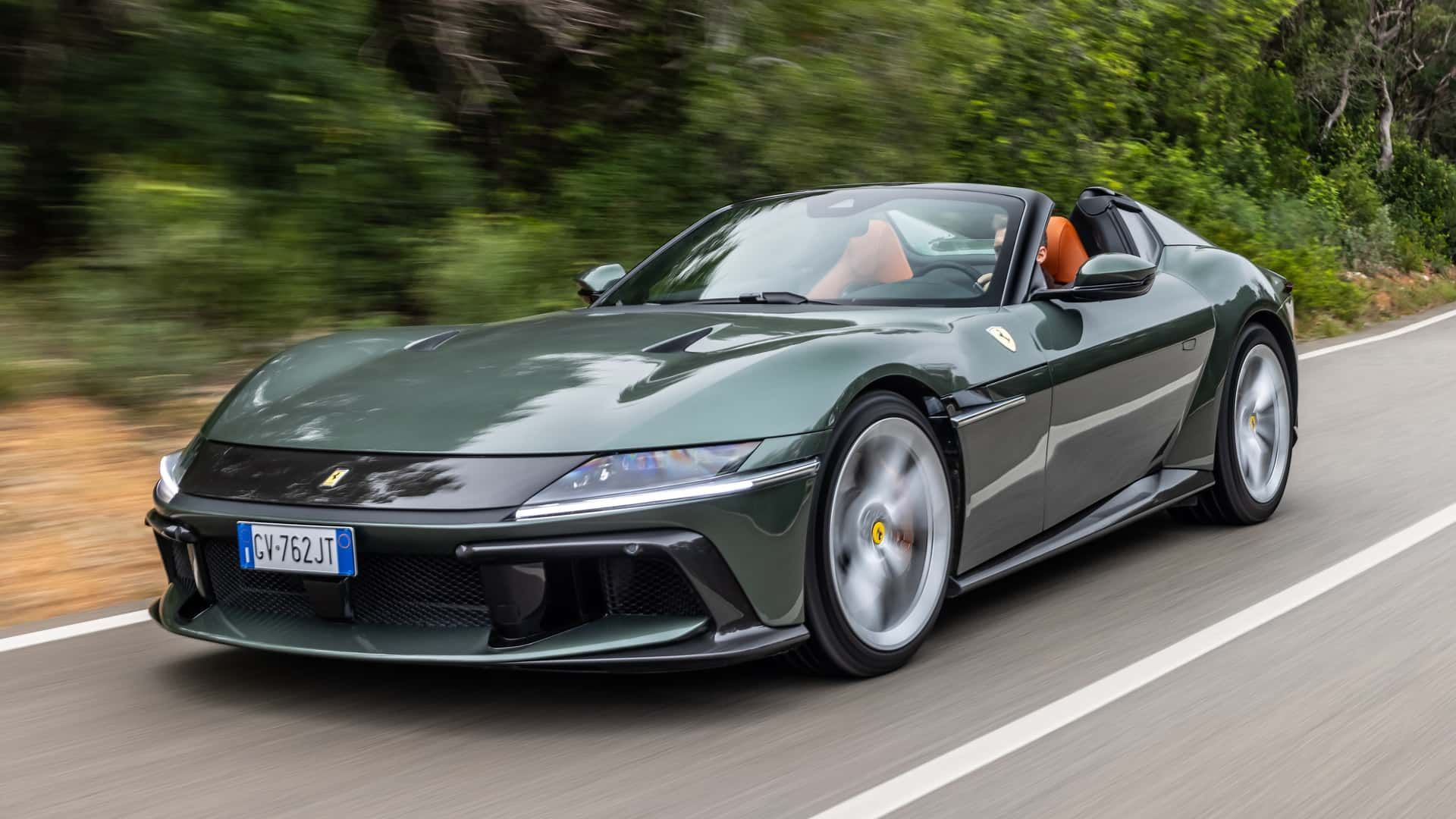 2025-ferrari-12cilindri-spider-first-drive-14