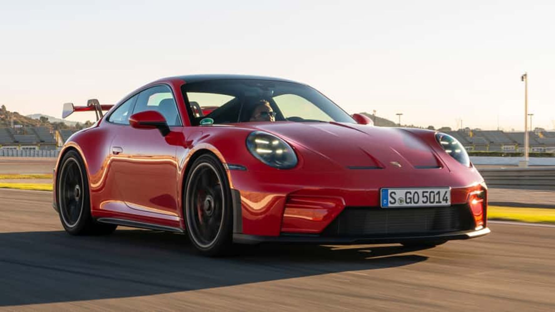2025-porsche-911-gt3-review (5)