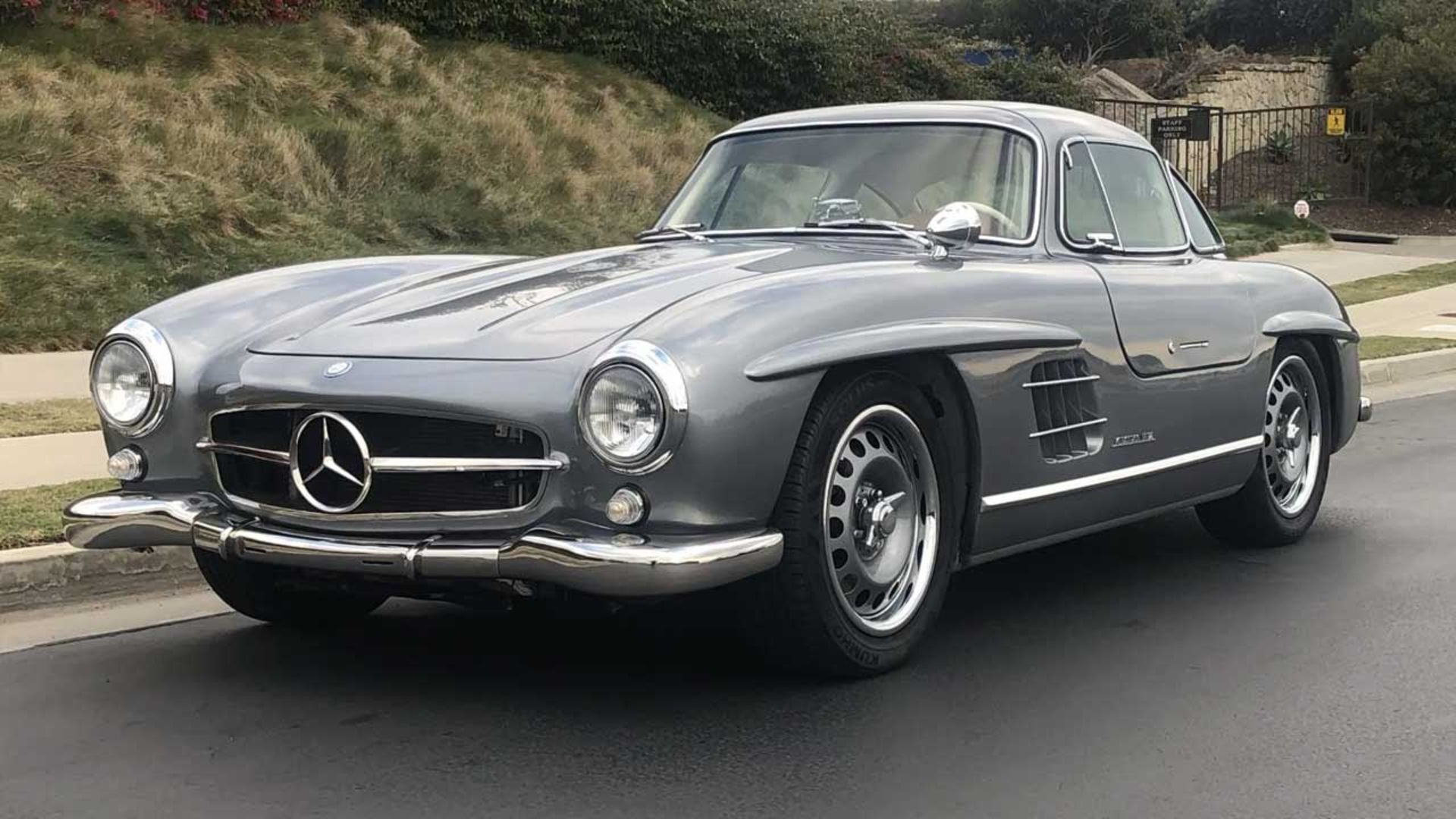 Mercedes-300SL-1