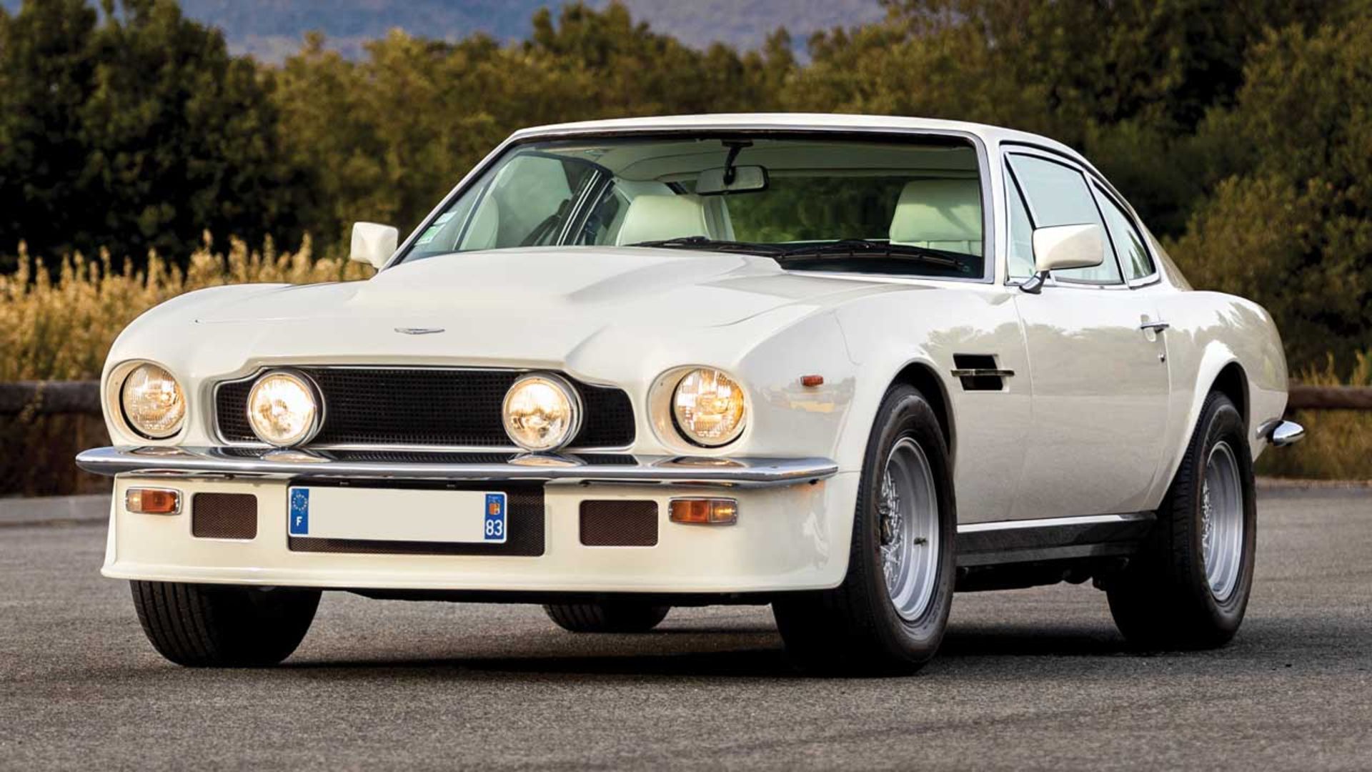Aston-Vantage-8
