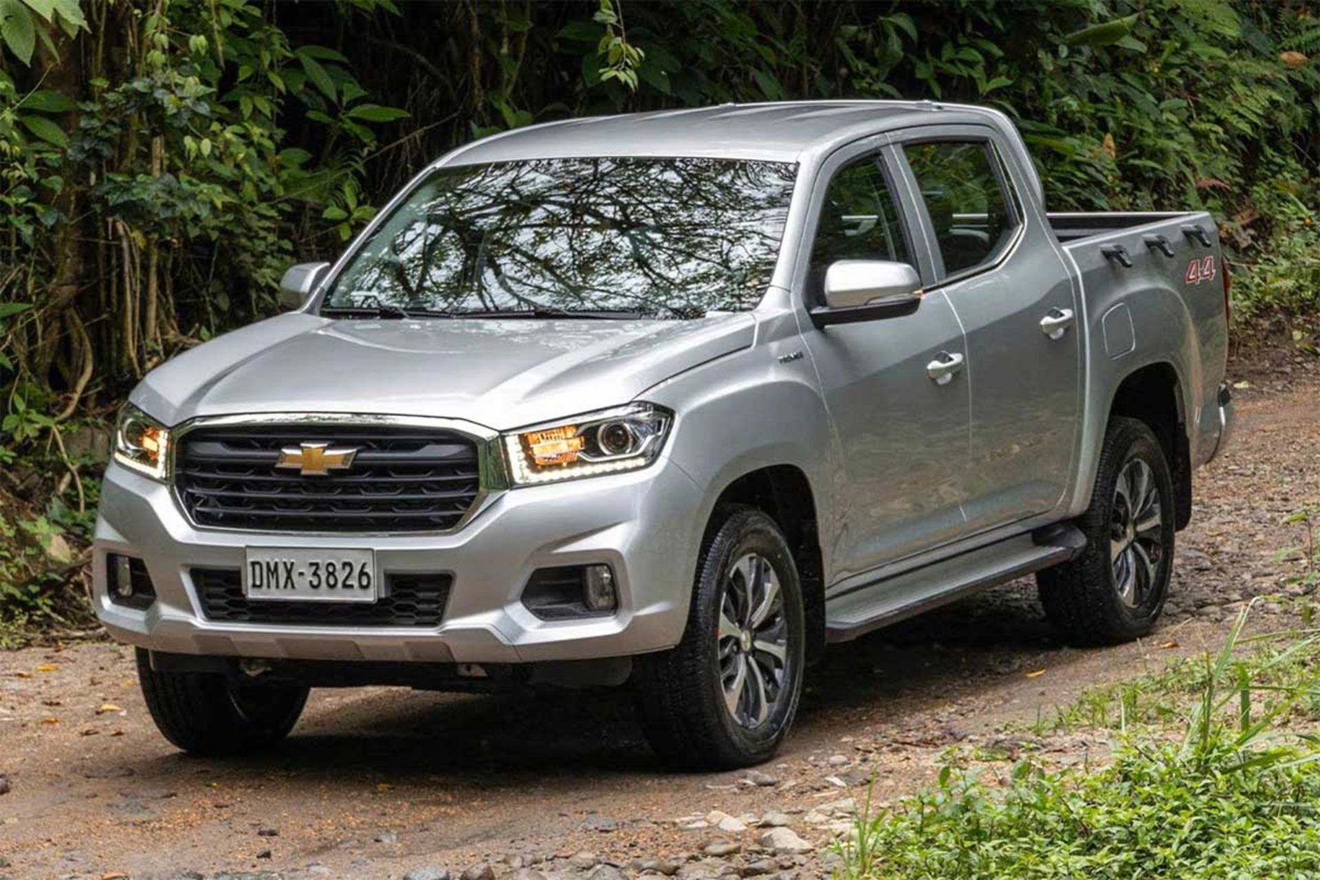 Chevrolet-D-Max-1