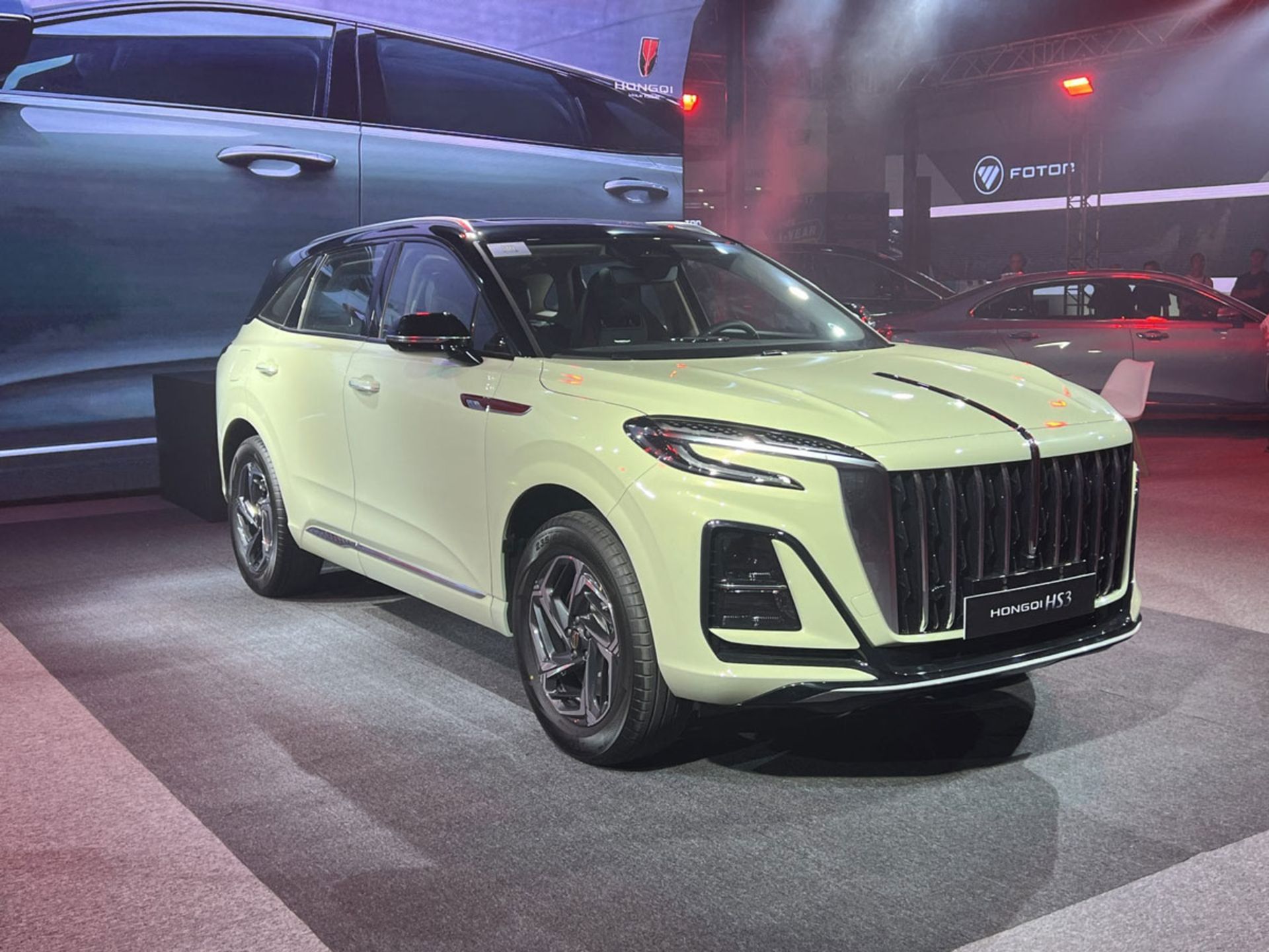 Hongqi-HS3-1