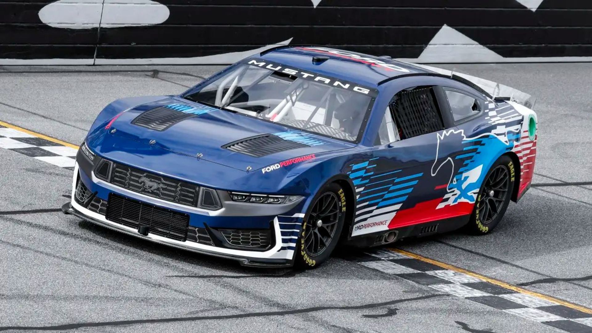 NASCAR Cup ford mustang car anatomy (1)