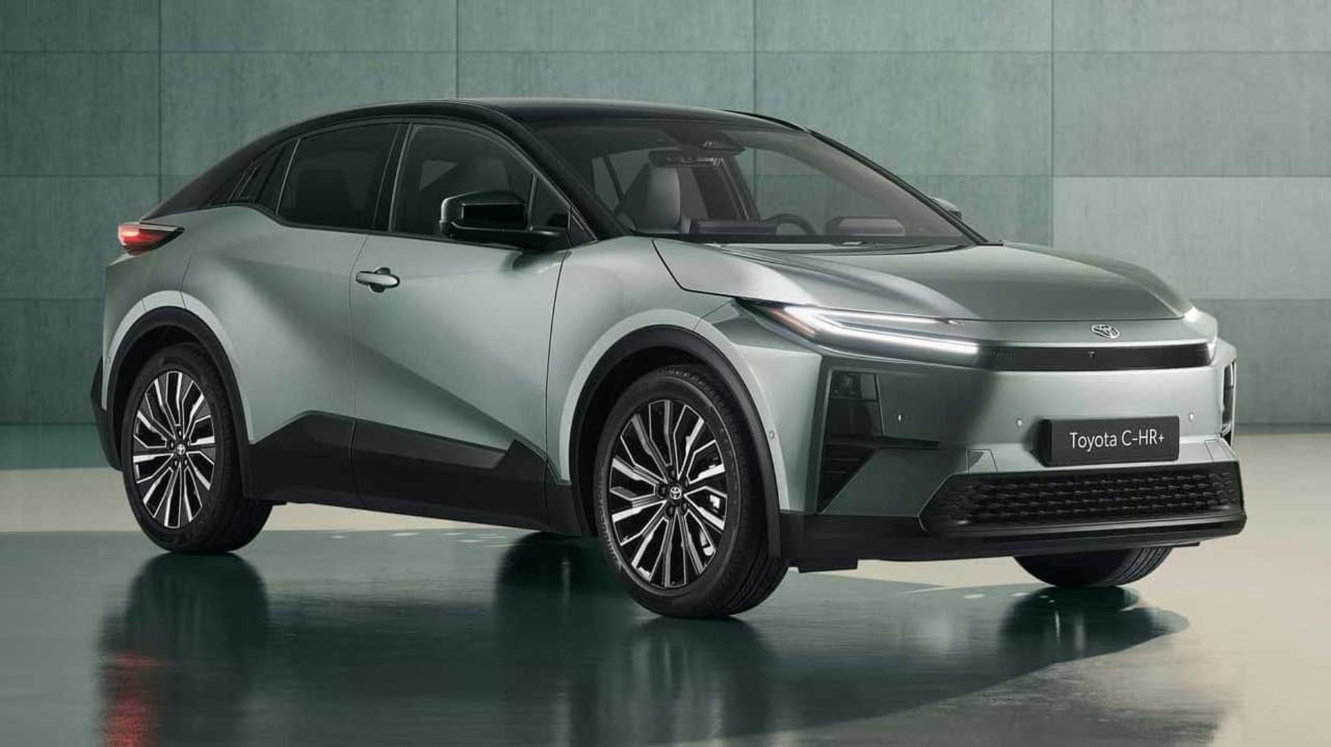 Toyota-C-Hr-+-2