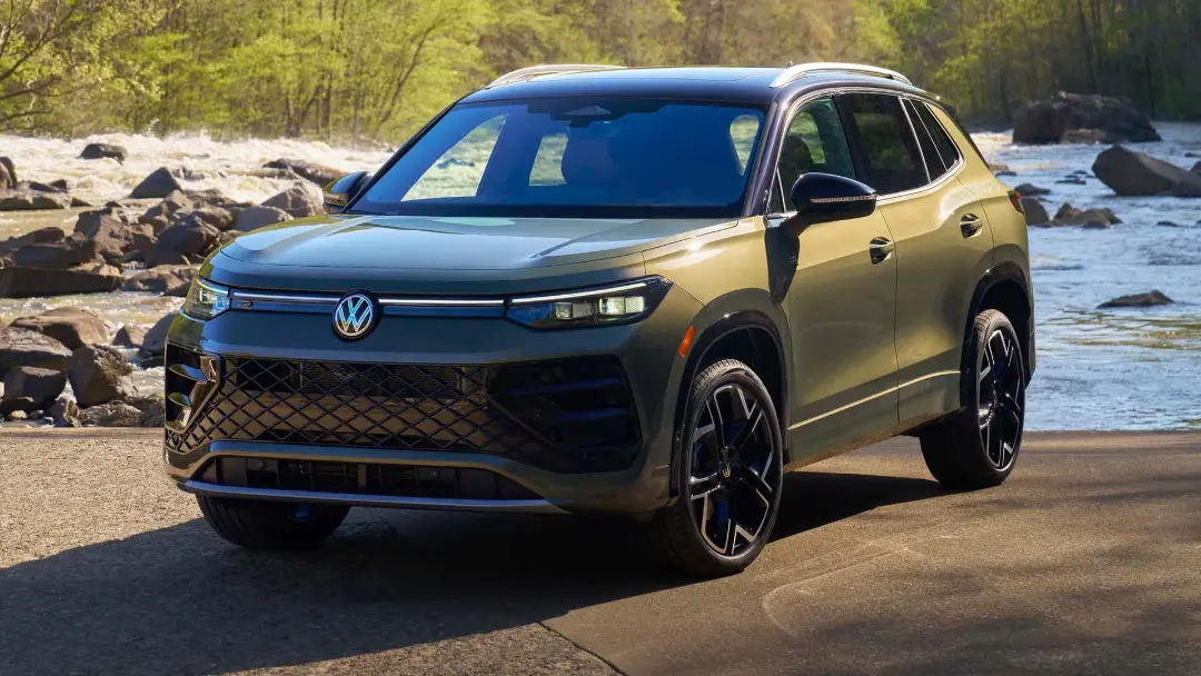 2026-volkswagen-tiguan-sel-r-line-exterior-8