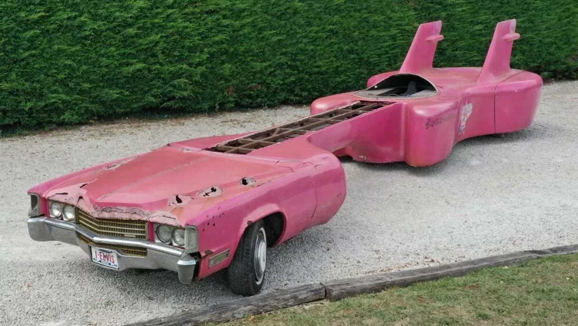 Cadillac-Guitar-Car-1