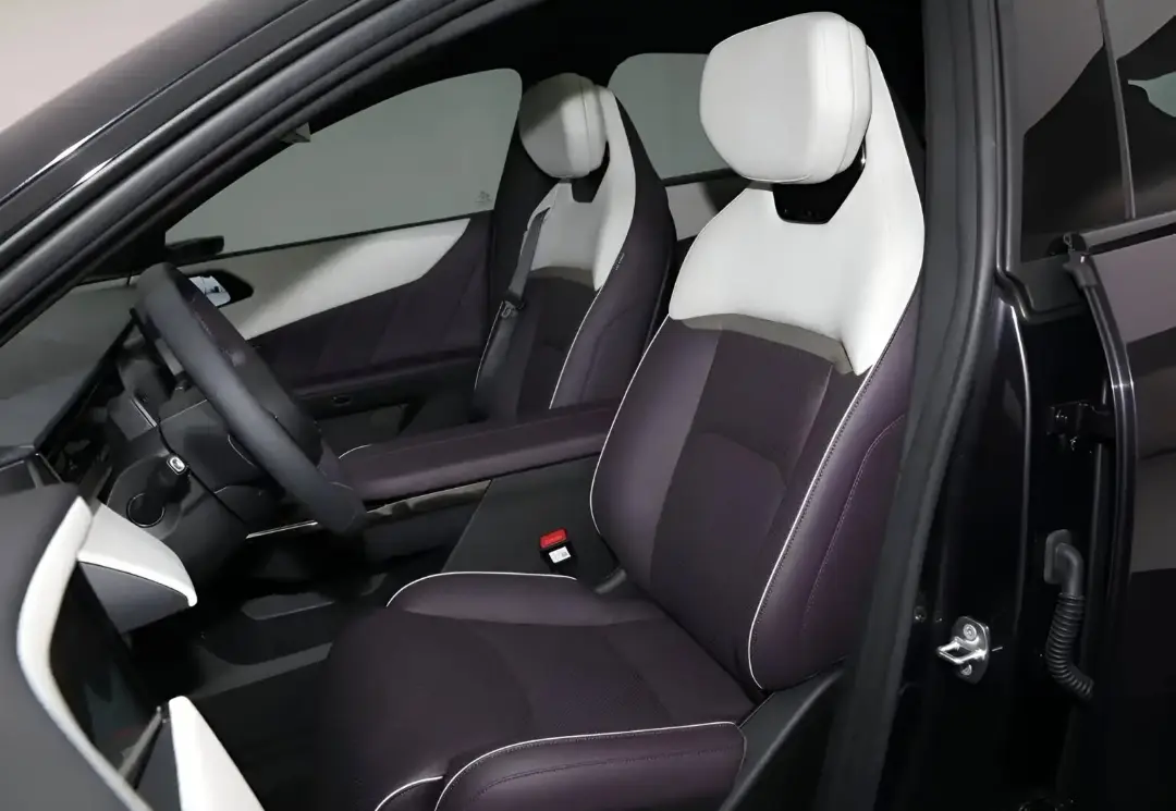 Mazda EZ-60 interior 6