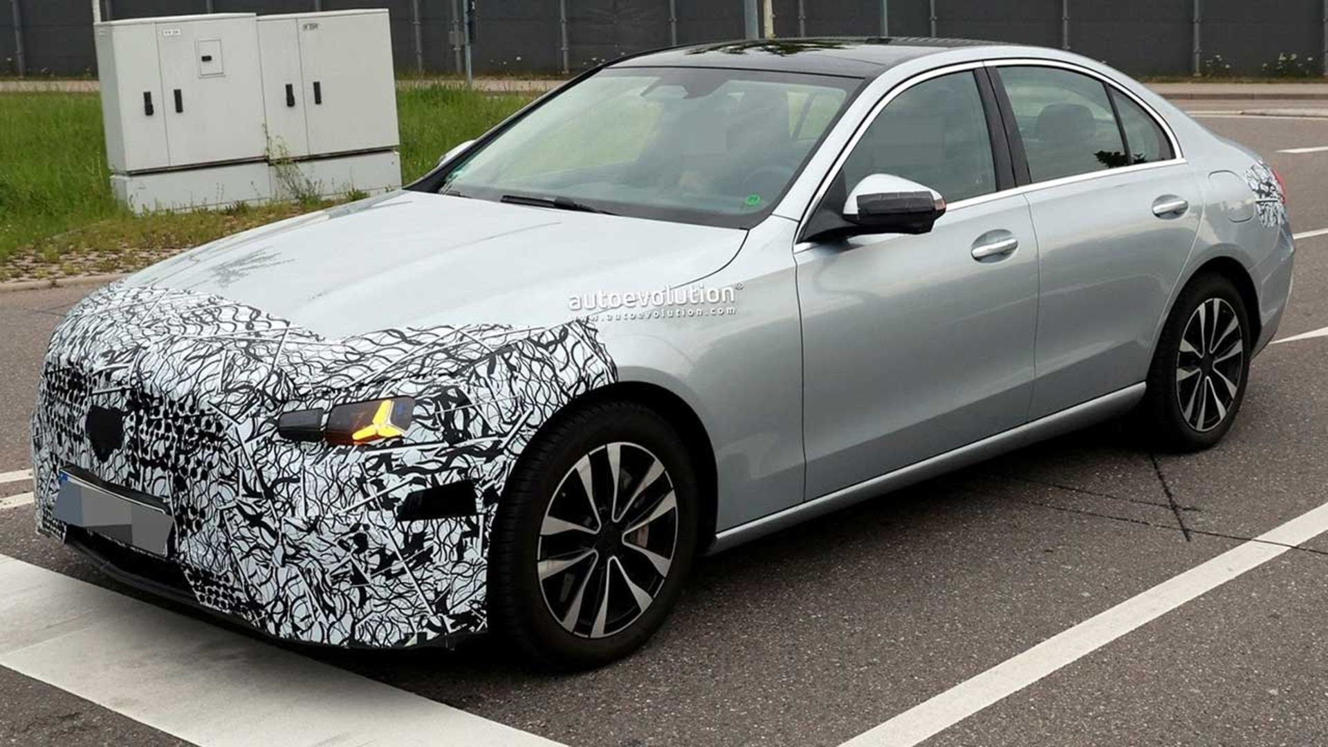Mercedes-C-Class-1
