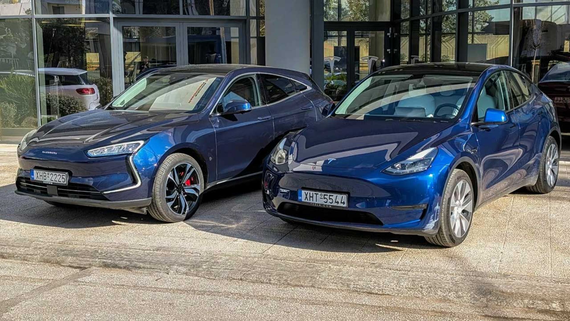 Seres-5-VS-Tesla-Model-Y-1