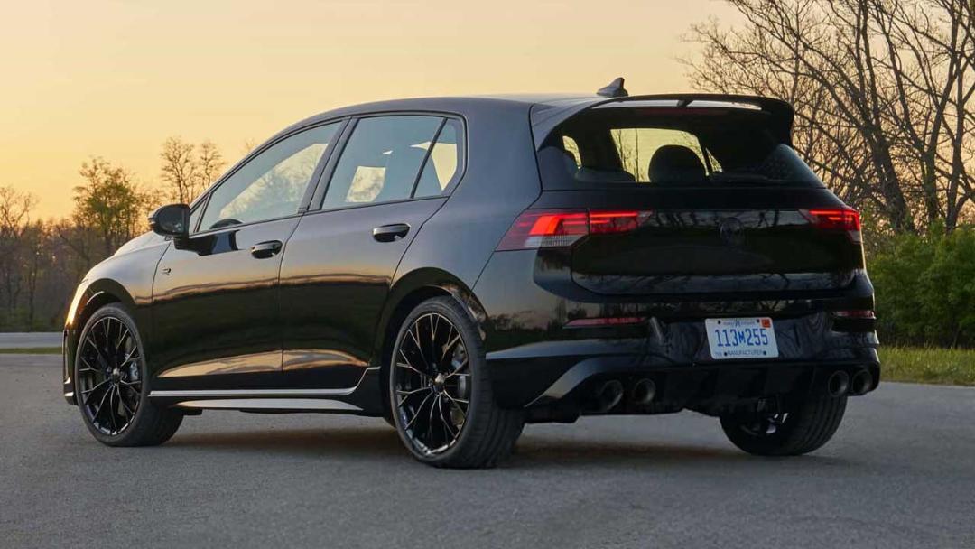 VW-Golf-R-1
