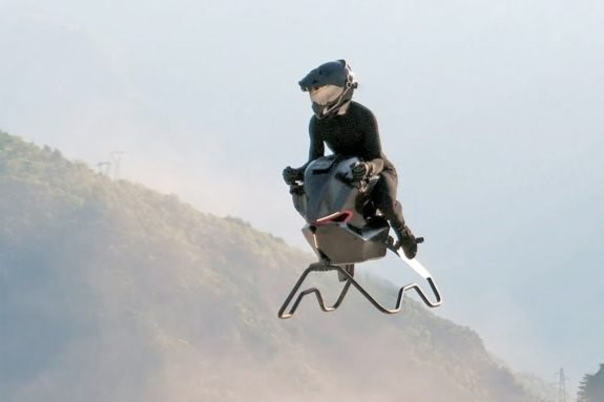 Volonaut-Airbike-Flying-Motorbike-696x464