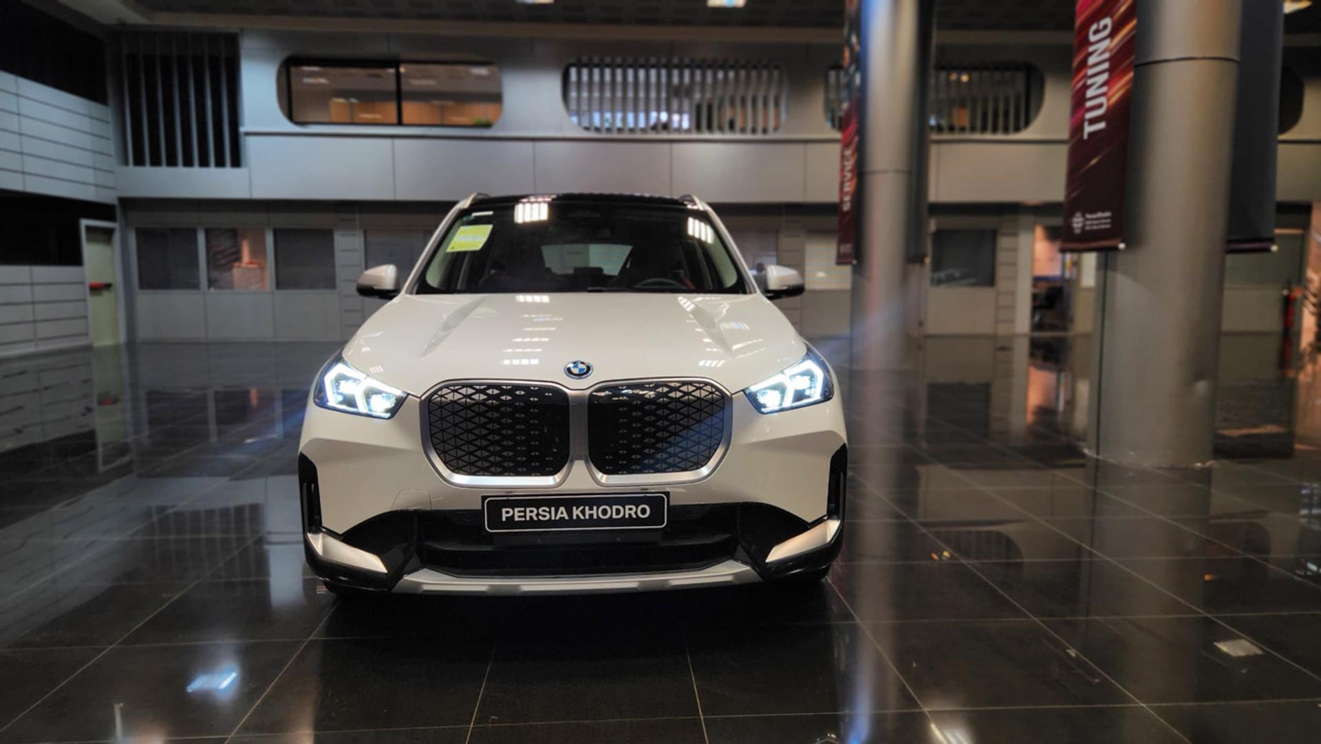 bmw-ix1-(4)
