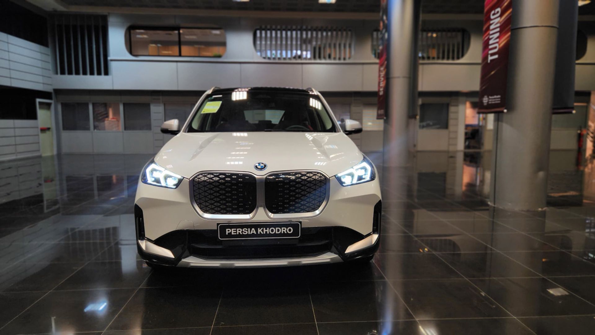 bmw-ix1-(4)