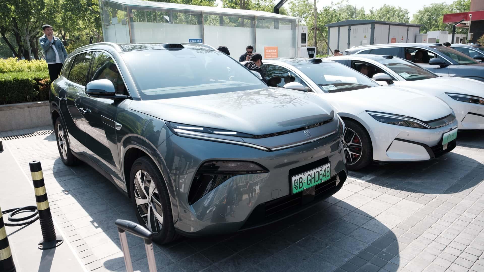 byd-han-l-tang-l-and-megawatt-charging (1)