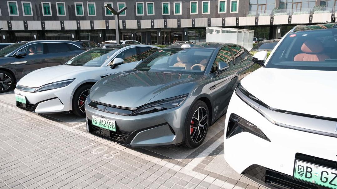 byd-han-l-tang-l-and-megawatt-charging (5)