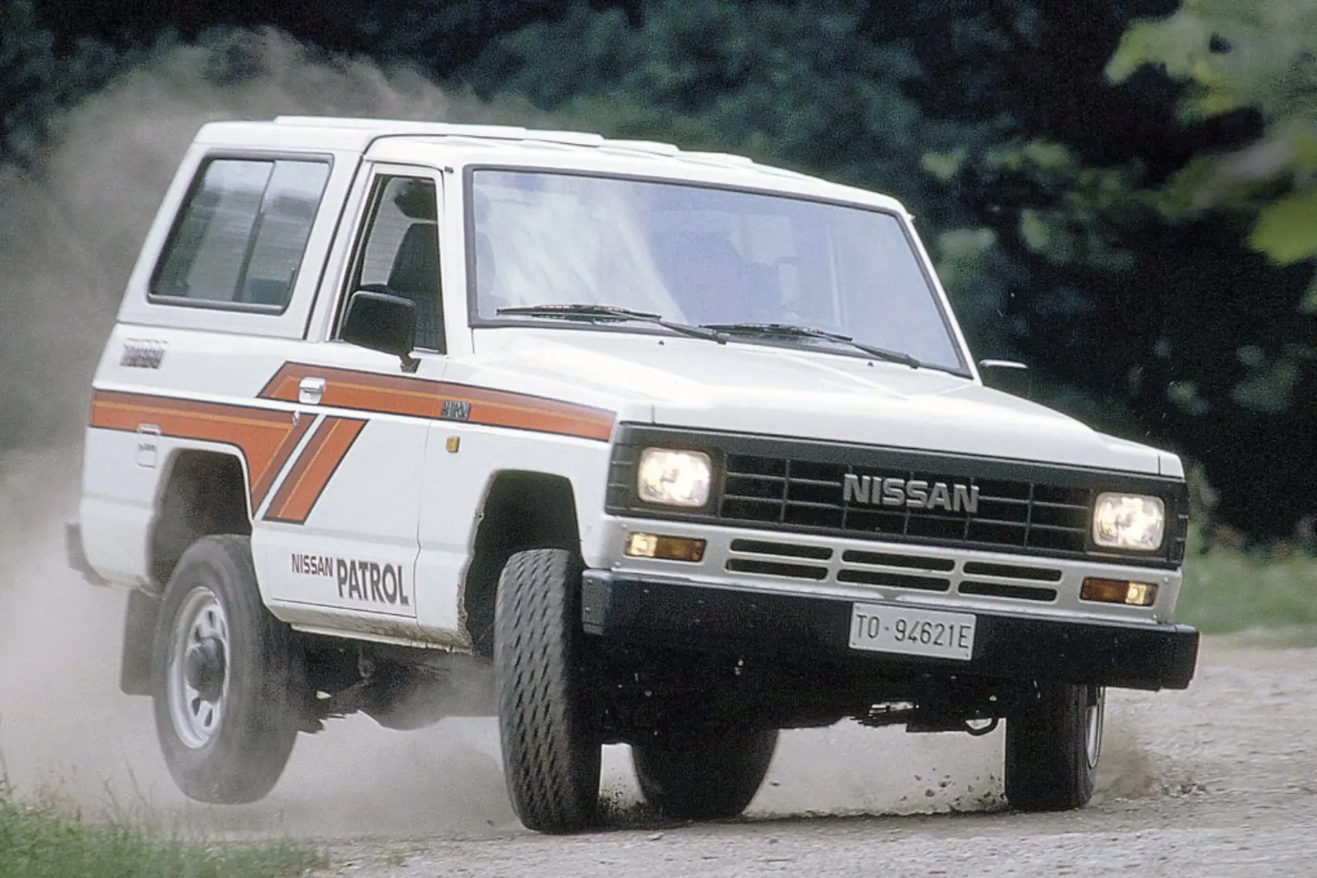 انتخاب نوع خودرو در شرایط جنگی اهمیت زیادی دارد. از خودروهای لوکس، پرمصرف و بزرگ در چنین شرایطی استفاده نکنید