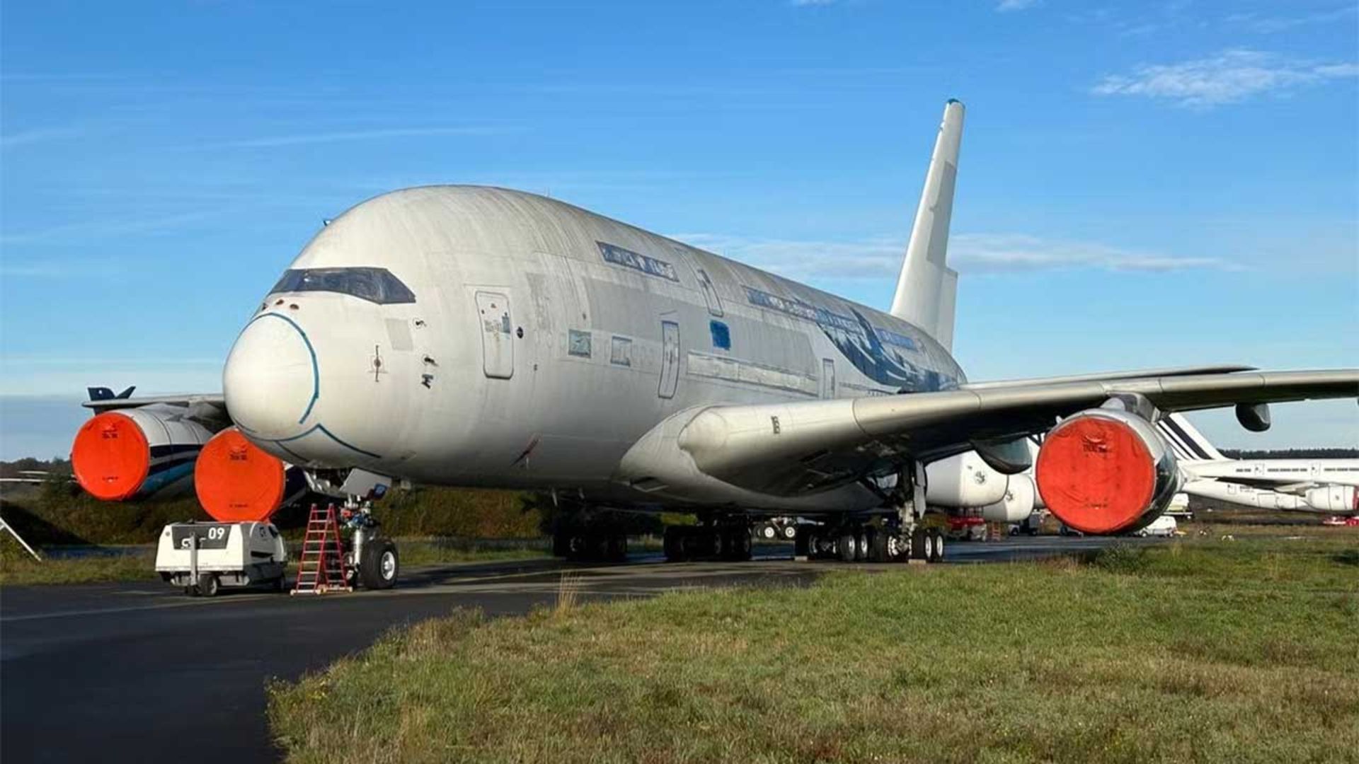 Airbus-A380-2