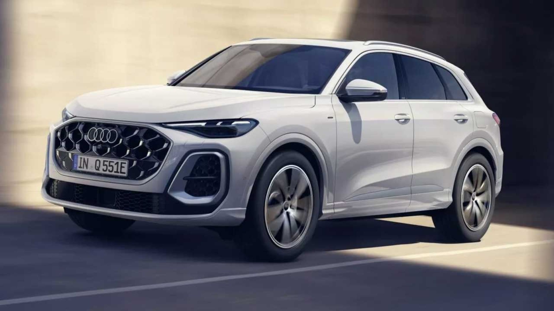 Audi-Q5-e-Hybrid-1