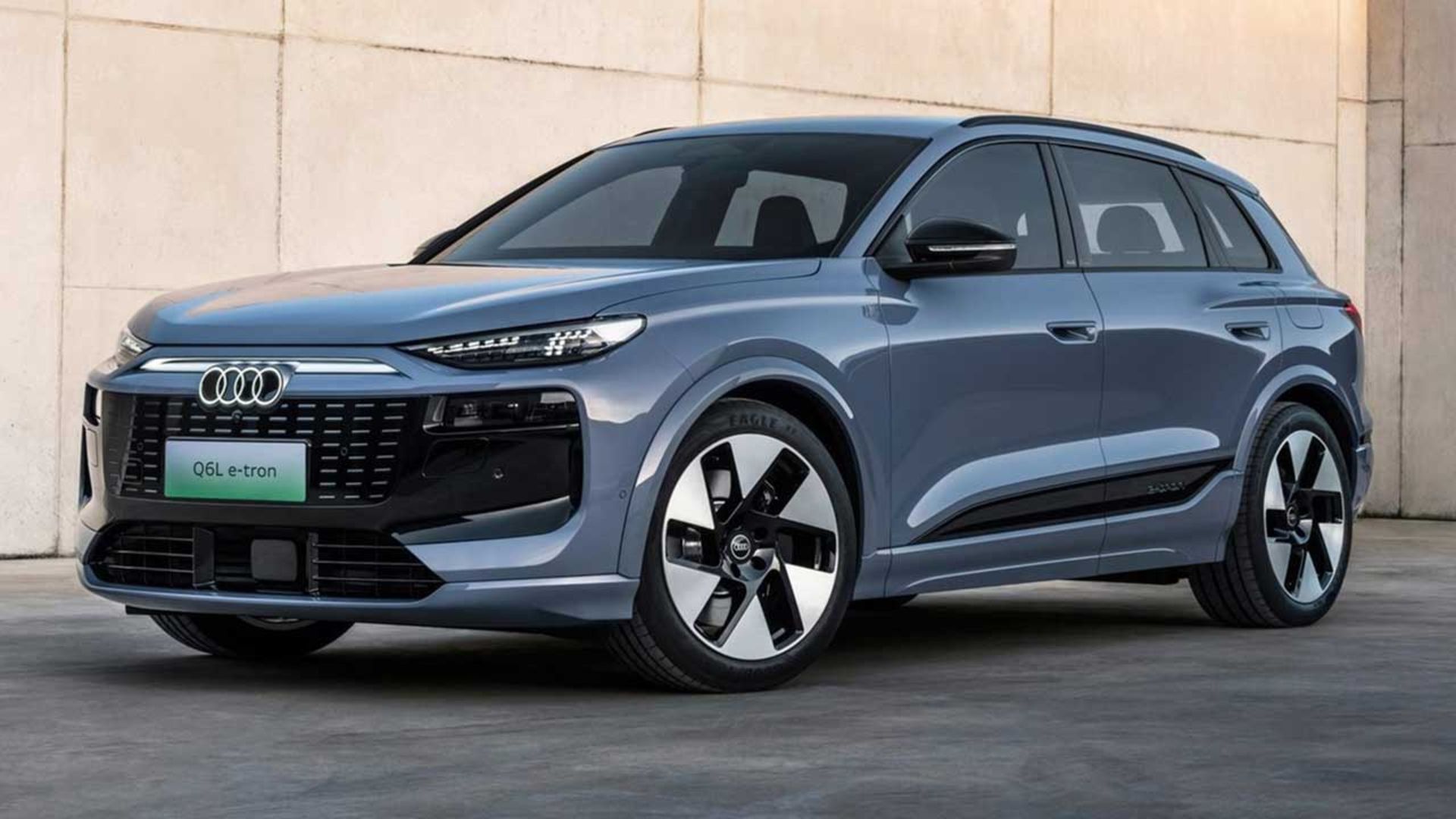 Audi-Q8L-e-Tron-1