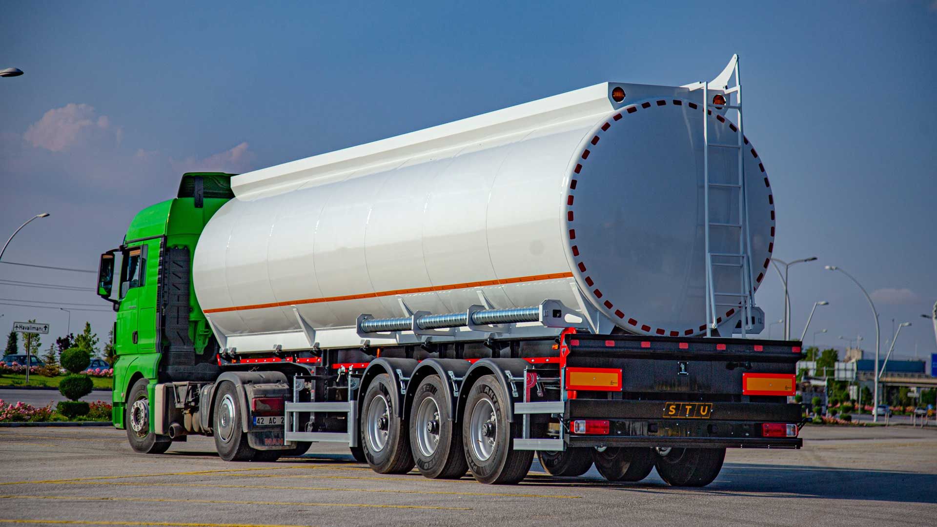 Fuel-Oil-Tanker-truck-trailer