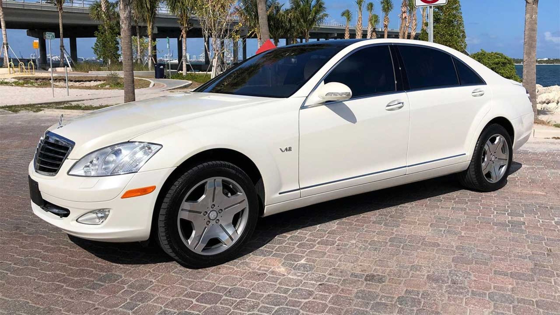 Mercedes-S600-1