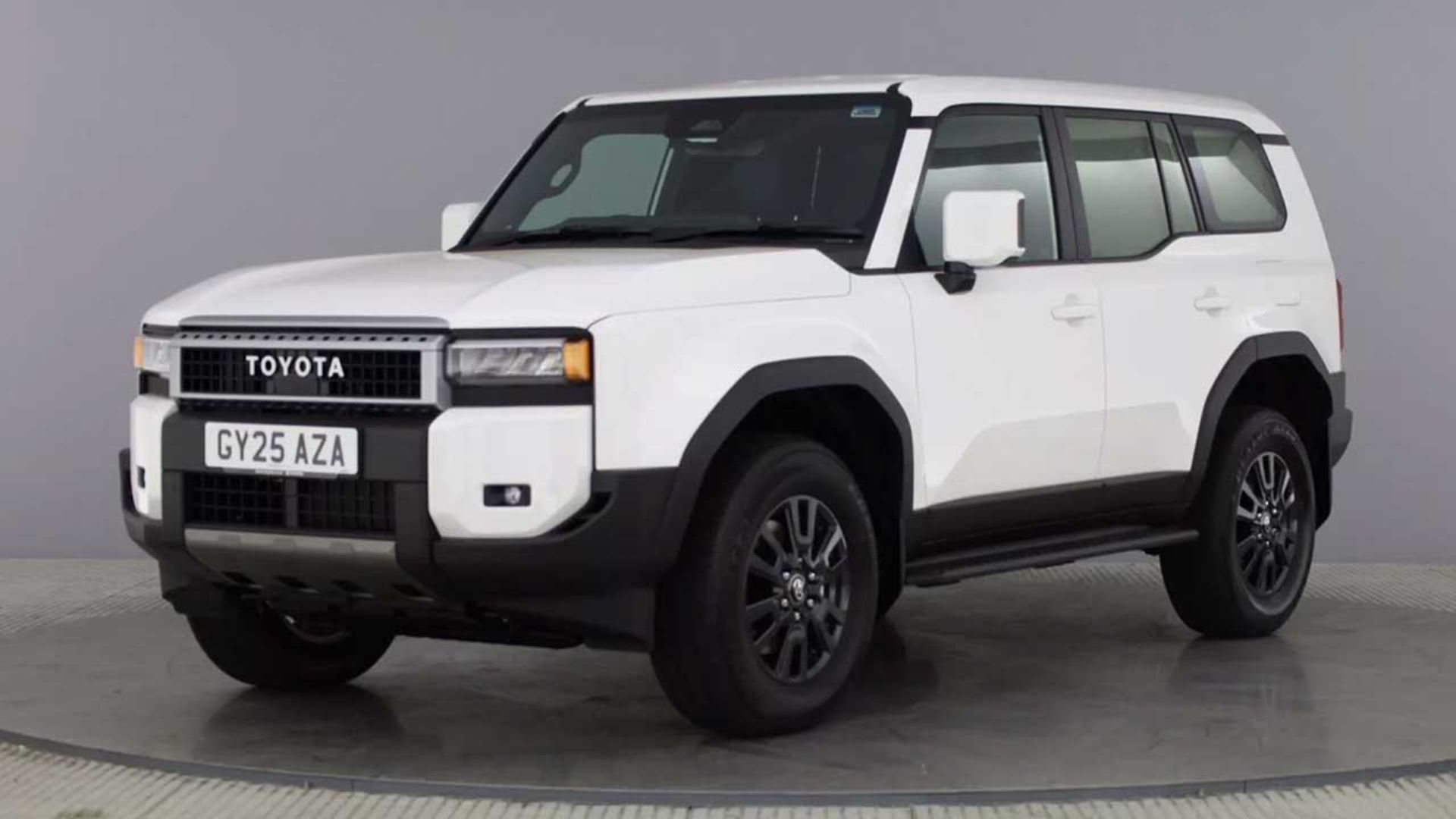 Toyota-Land-Cruiser-Commercial-Van-1