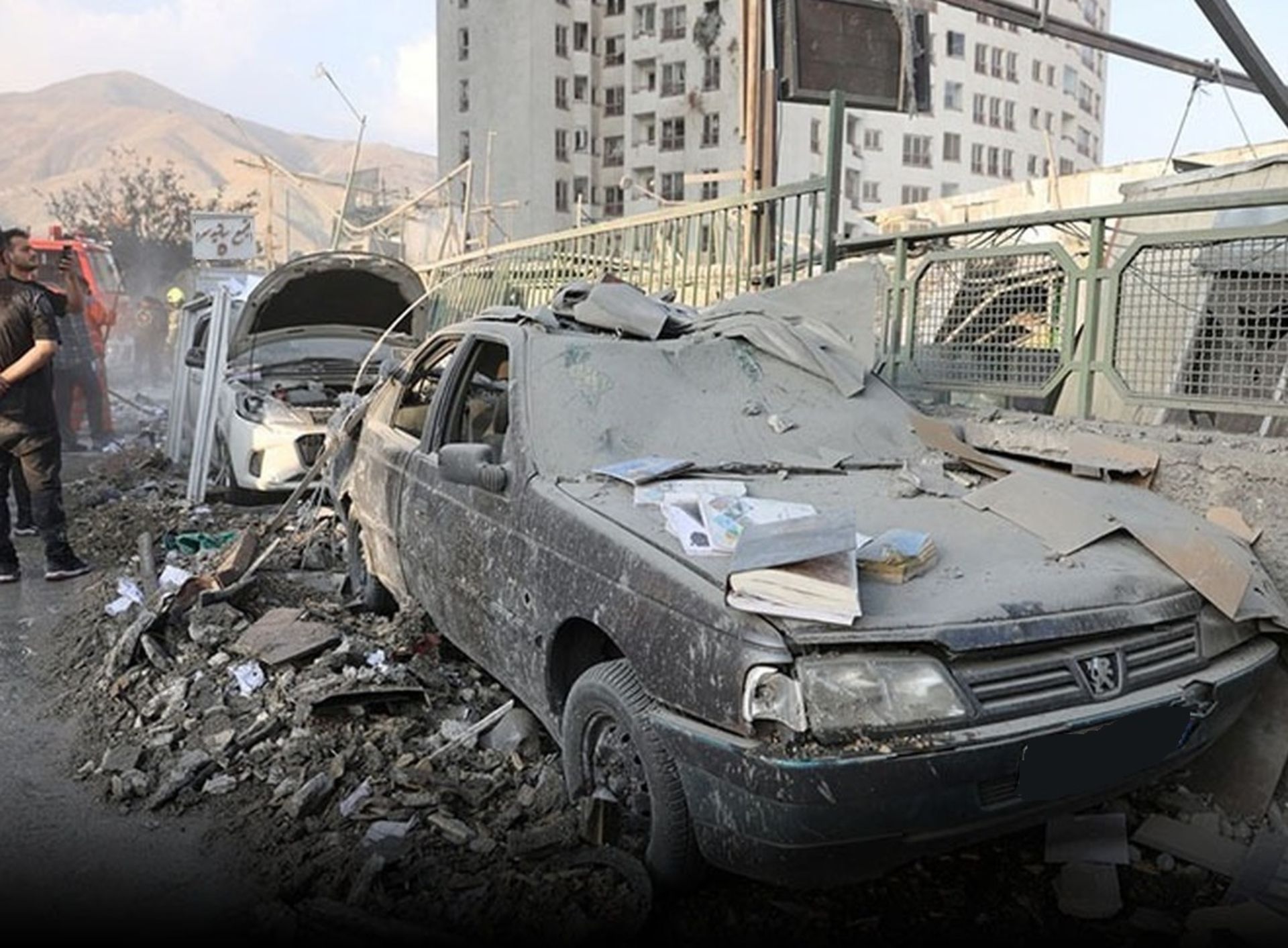 car crash war