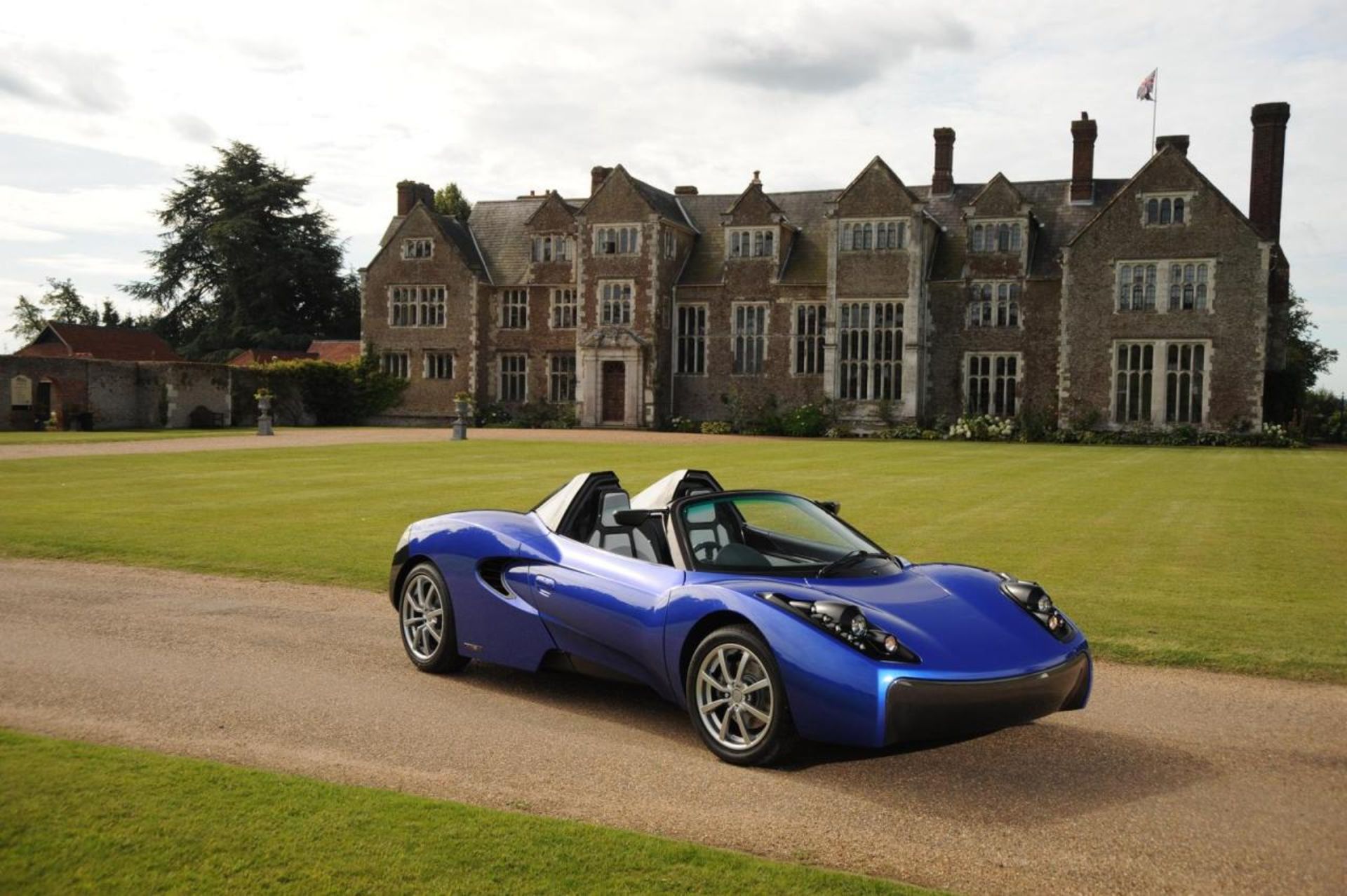 Toray TEEWAVE AR.1 by Gordon Murray Design Group