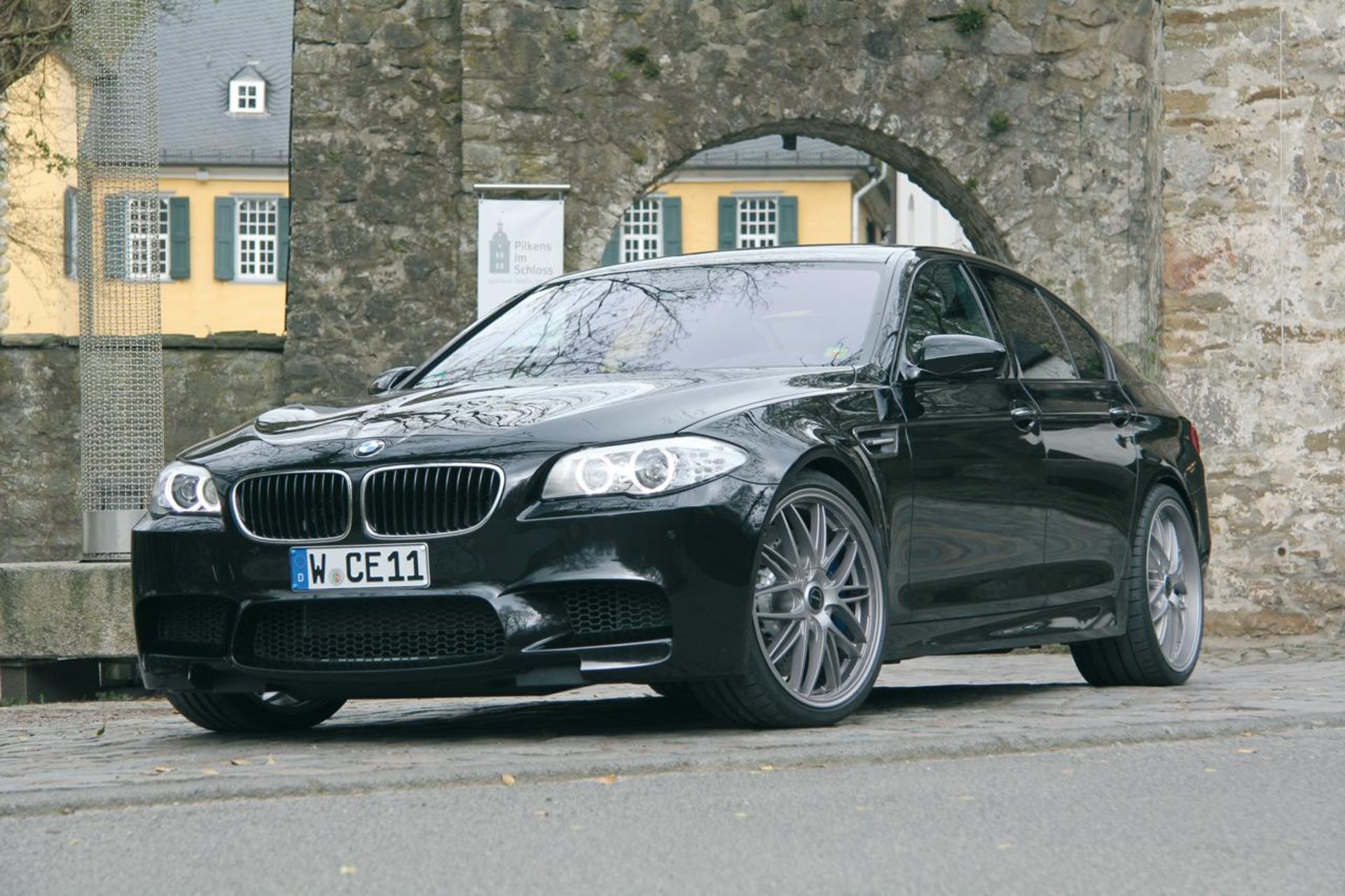BMW MH5 S-BiTurbo by ManHart Racing