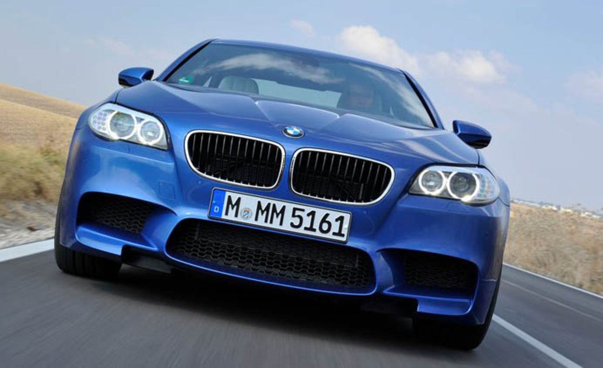 BMW-M5_2012_800x600_wallpaper_b2