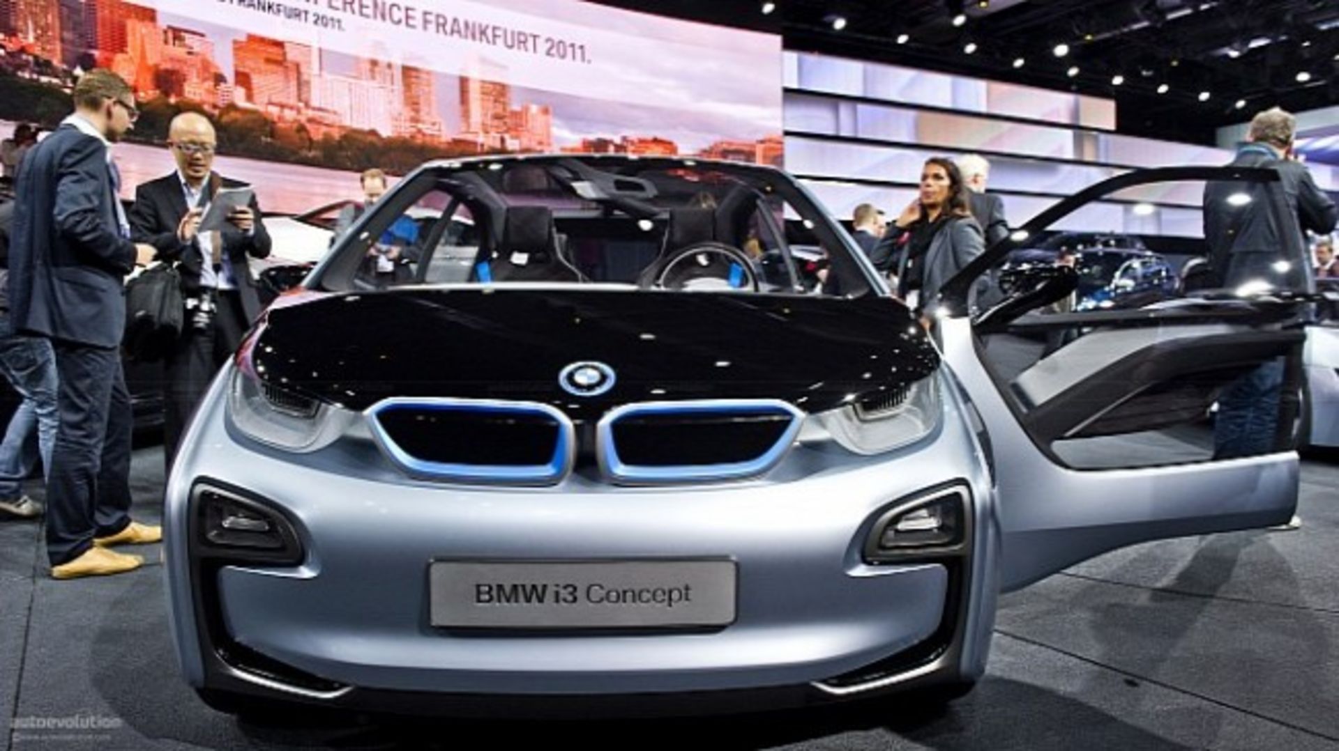 BMW-i3-at-2011-Frankfurt-Motor-Show-1-650x365