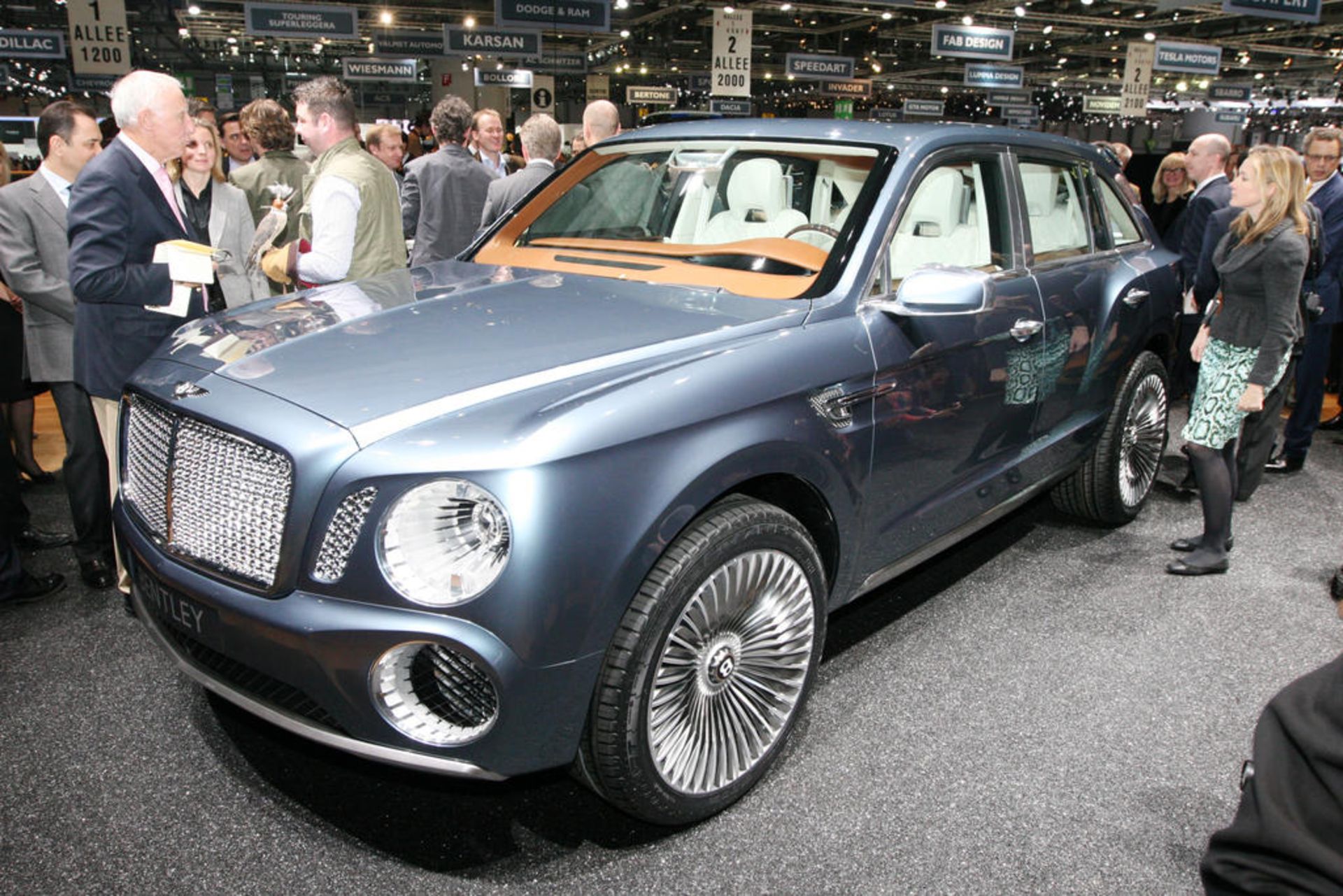 Bentley EXP9F SUV concept