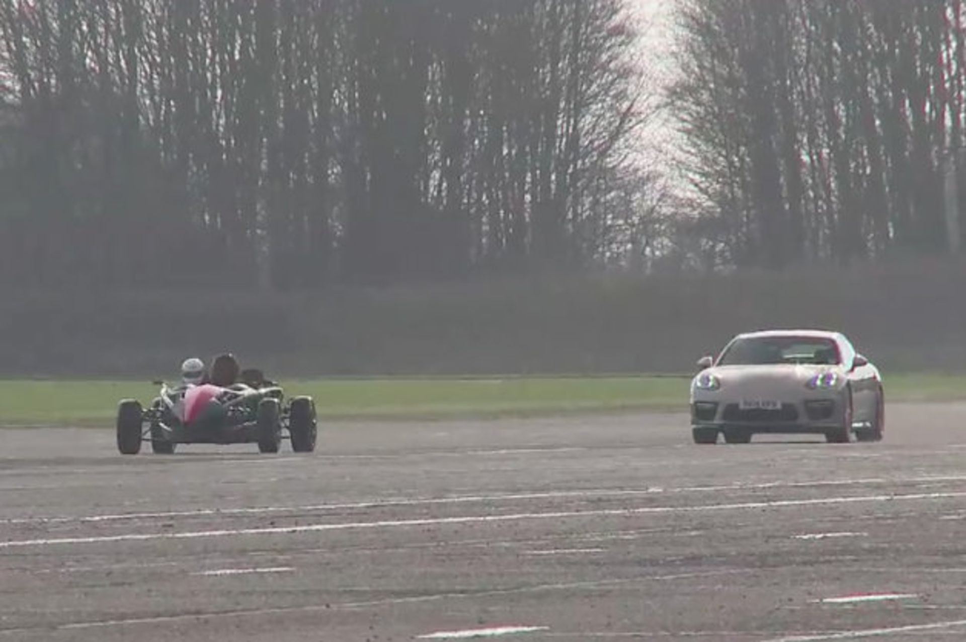 Evo-Ariel-Versus-Porsche