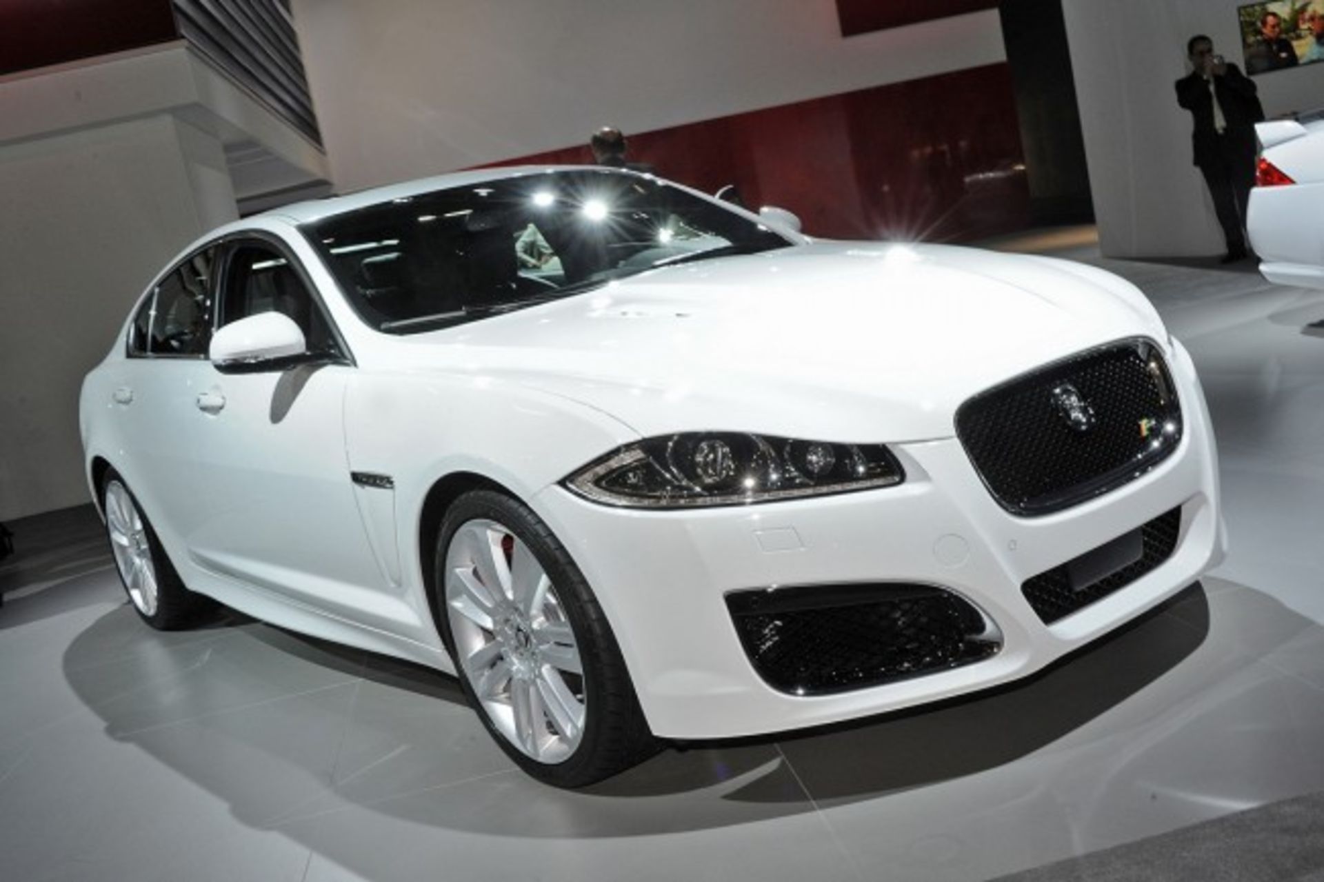 Jaguar-at-2011-Frankfurt-Motor-Show-5-650x433