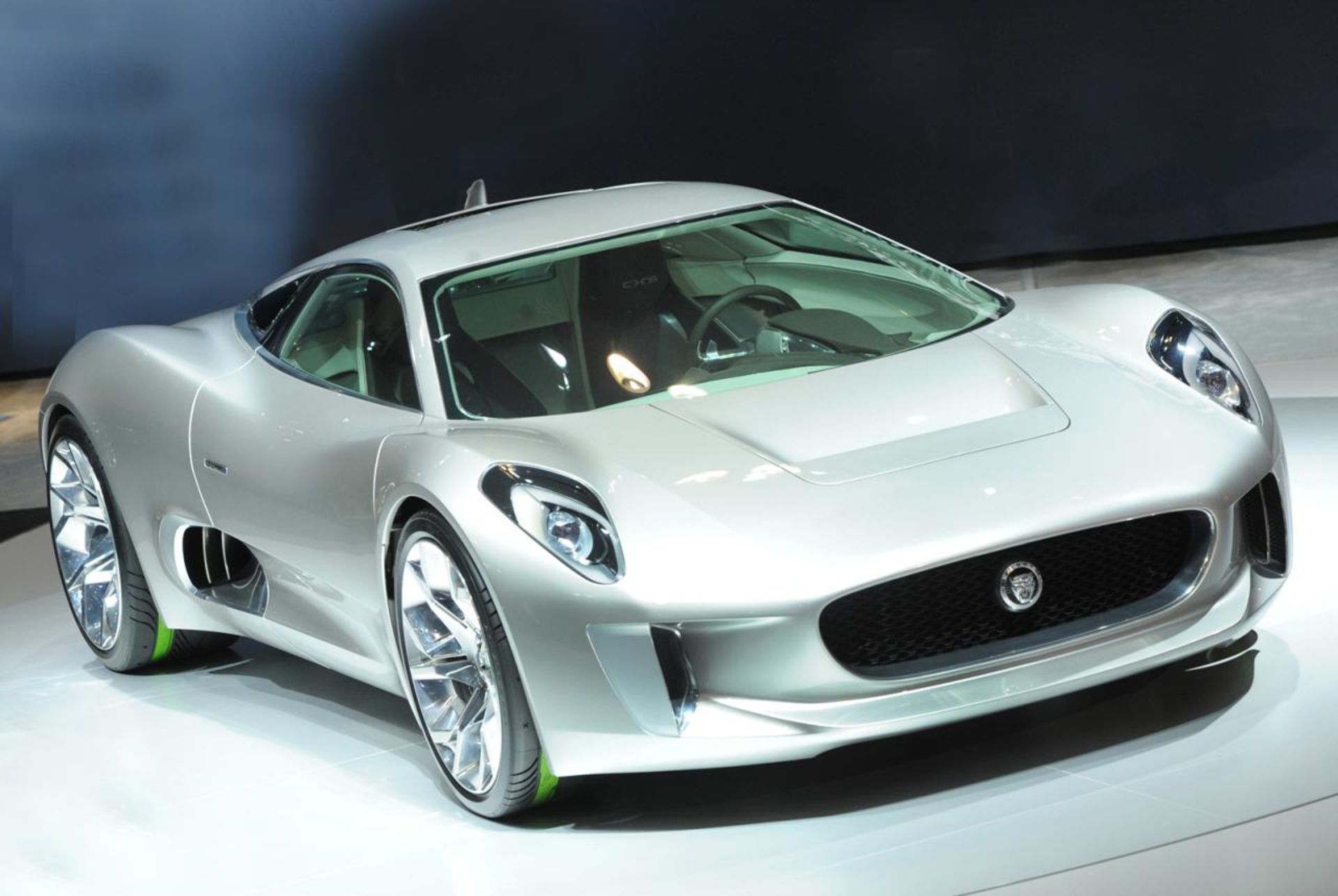 Jaguar C-X75 hybrid