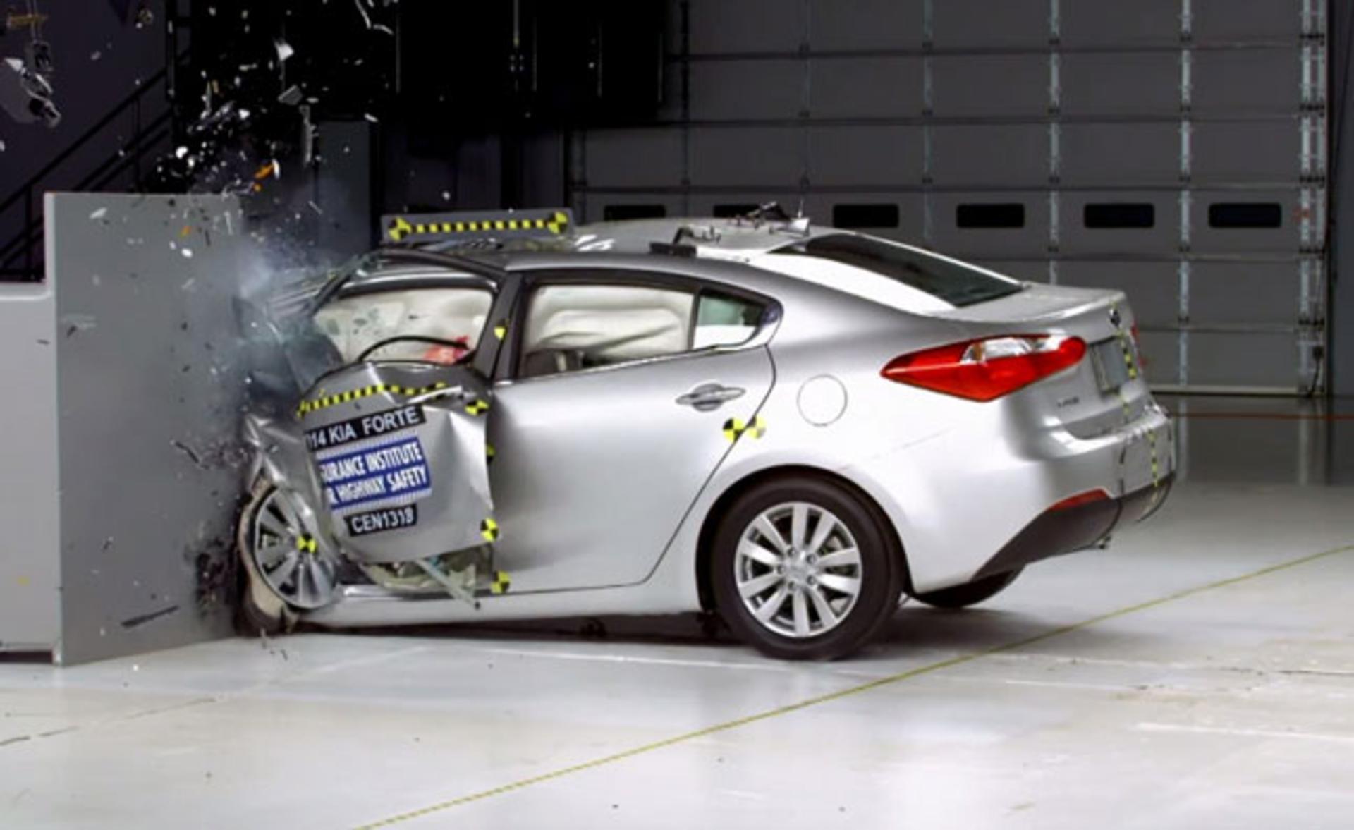 Kia-Forte-crash-test