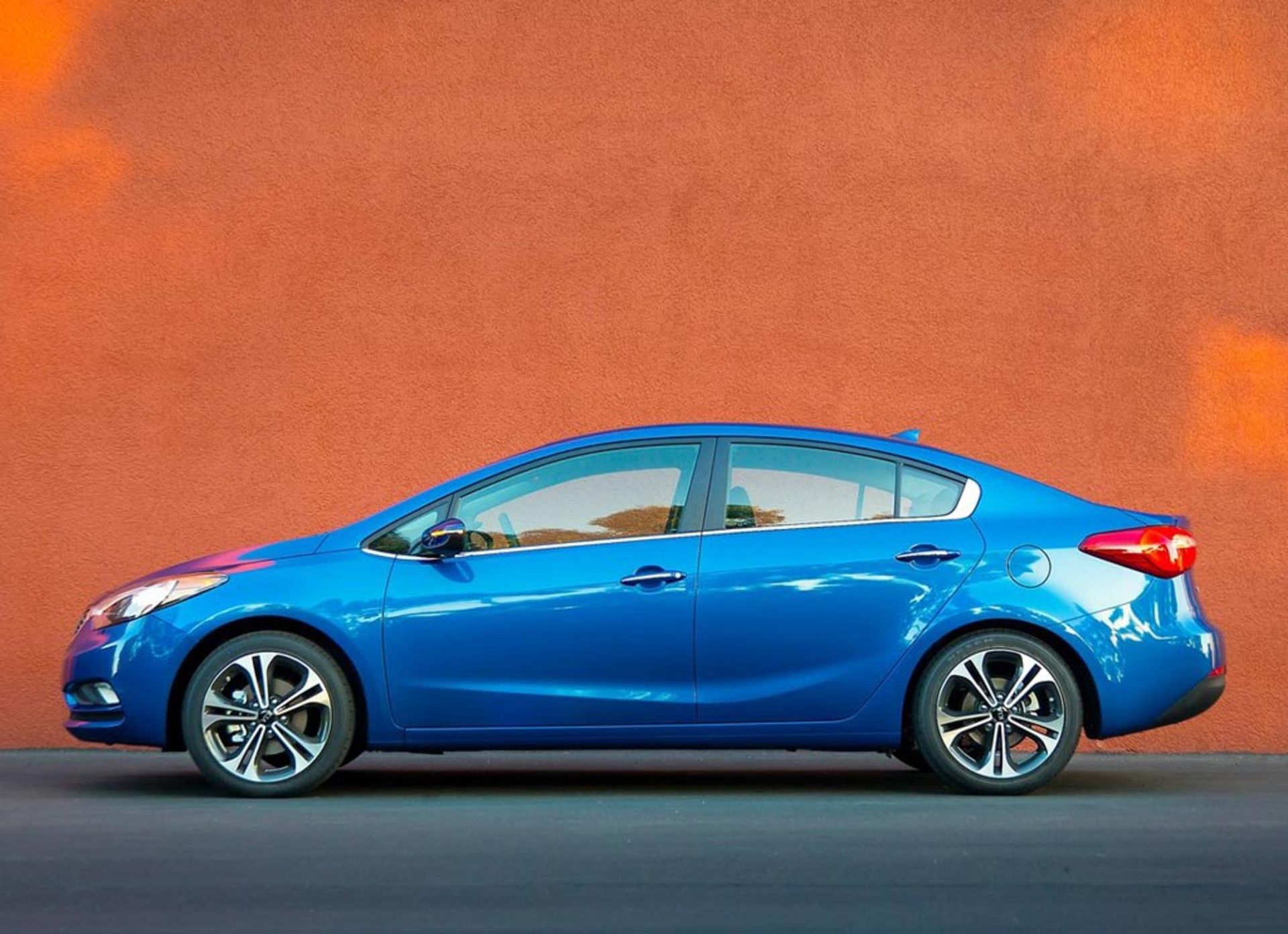 Kia-Forte_2014_side