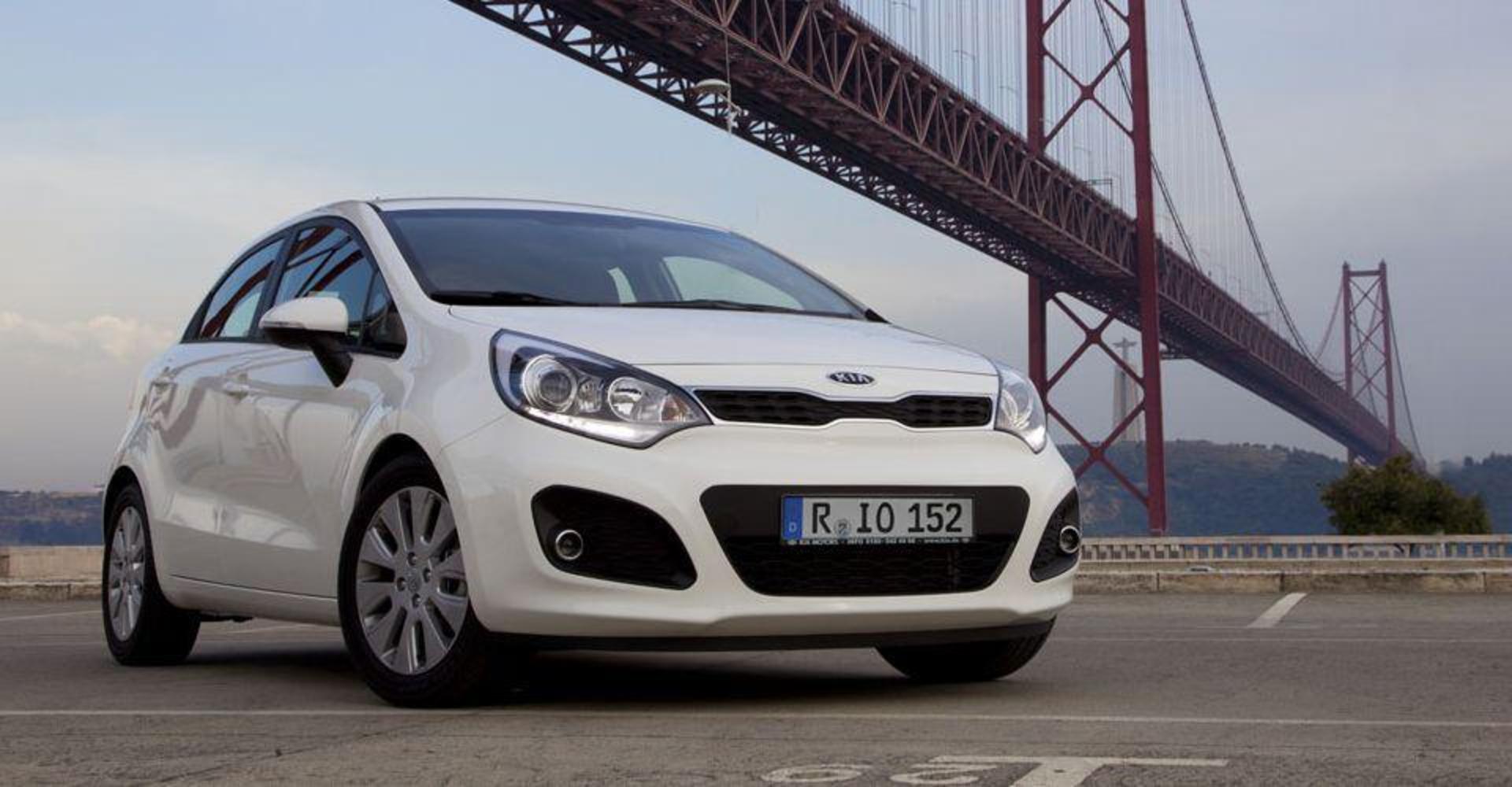 Kia_Rio_2011