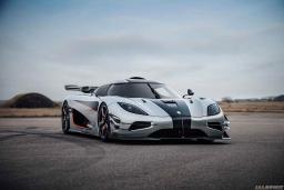 Koenigsegg-One-1-Supercar_5