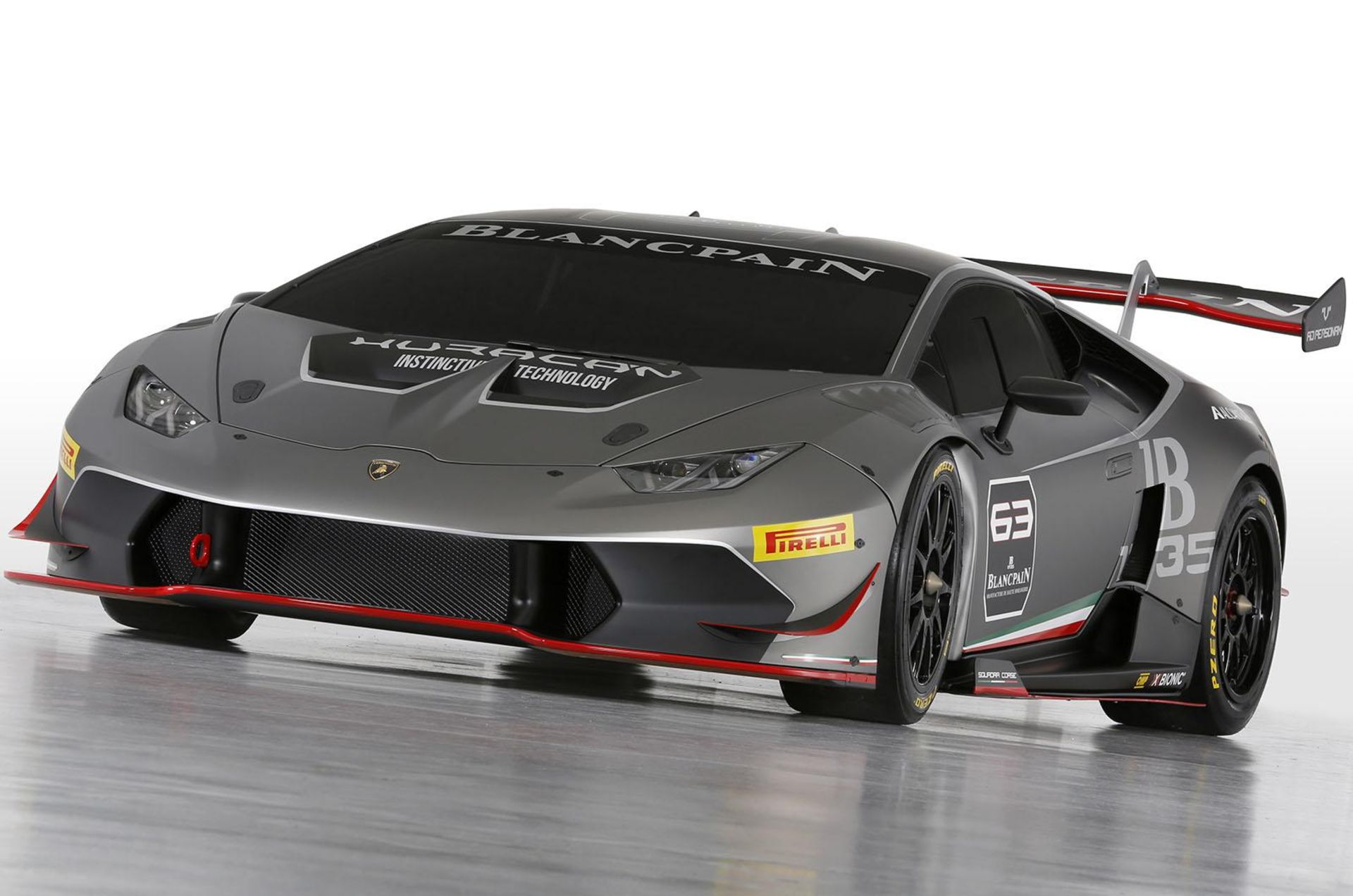 Lamborghini Huracan LP 620-2 Super Trofeo 01