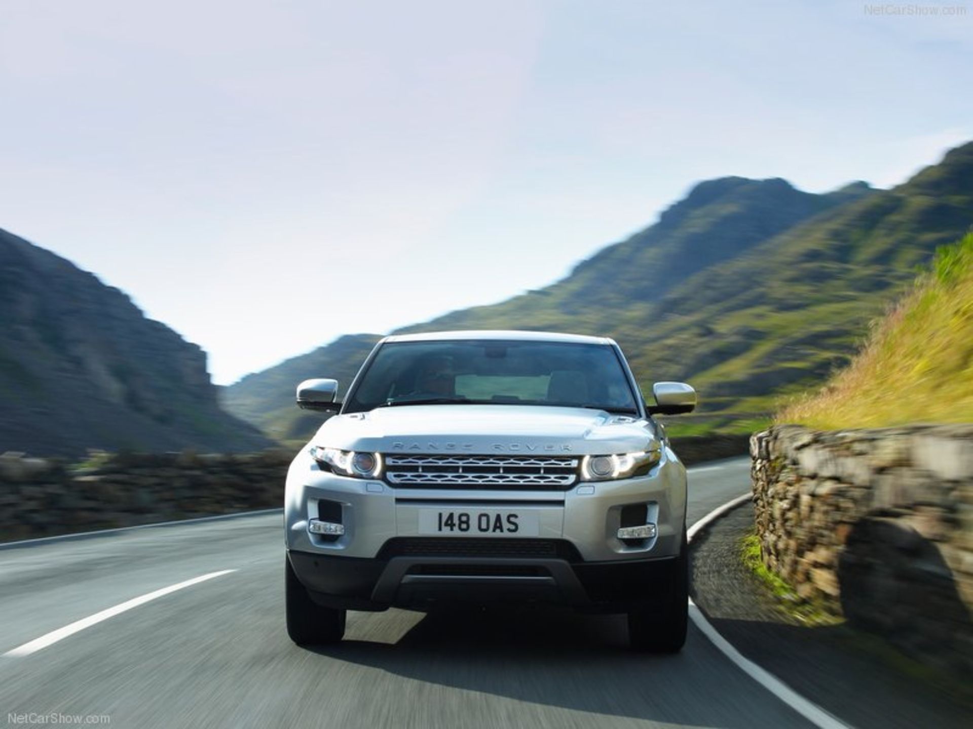 Land_Rover-Range_Rover_Evoque_2011_800x600_wallpaper_38