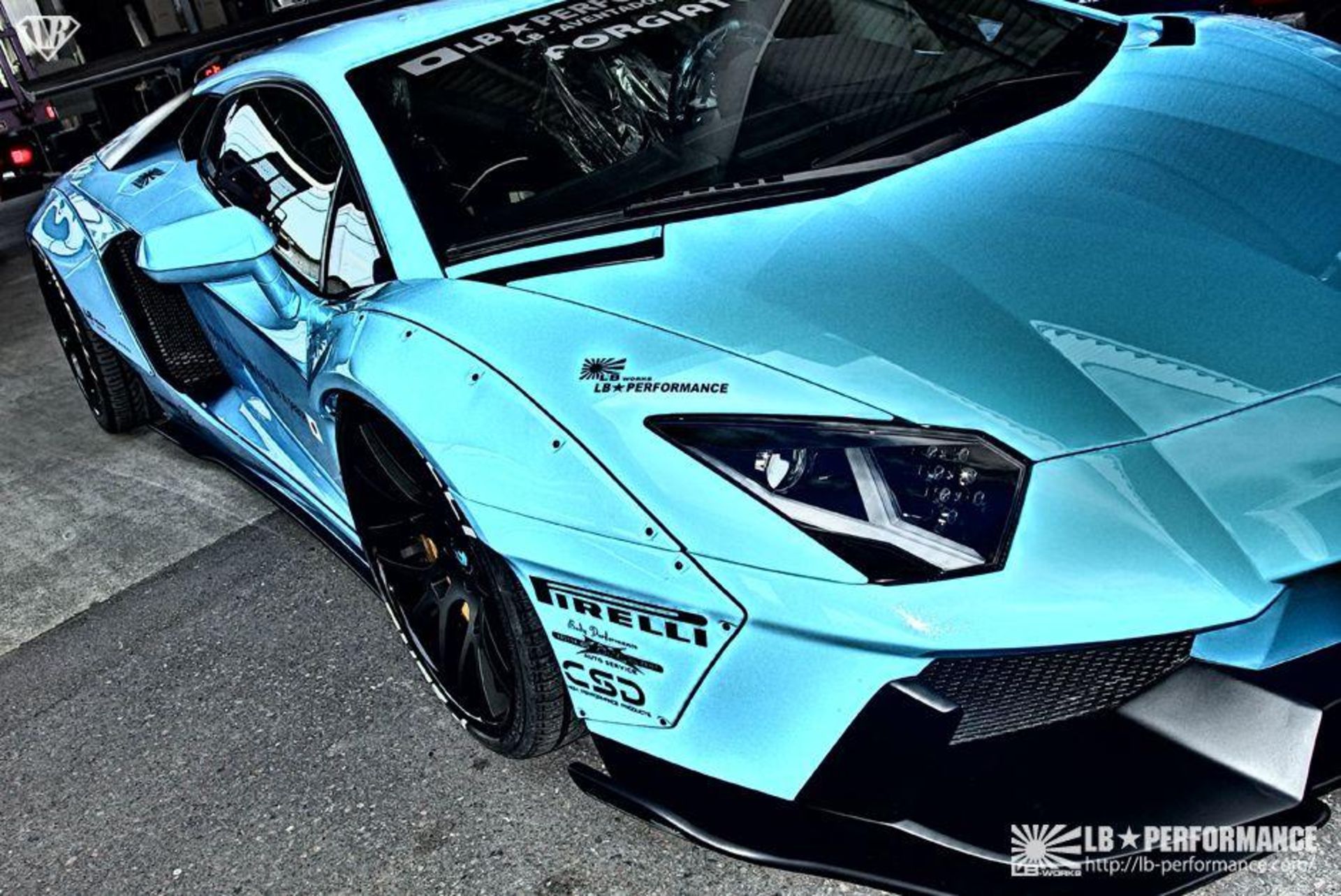 Liberty Walk Lamborghini Aventador (1)