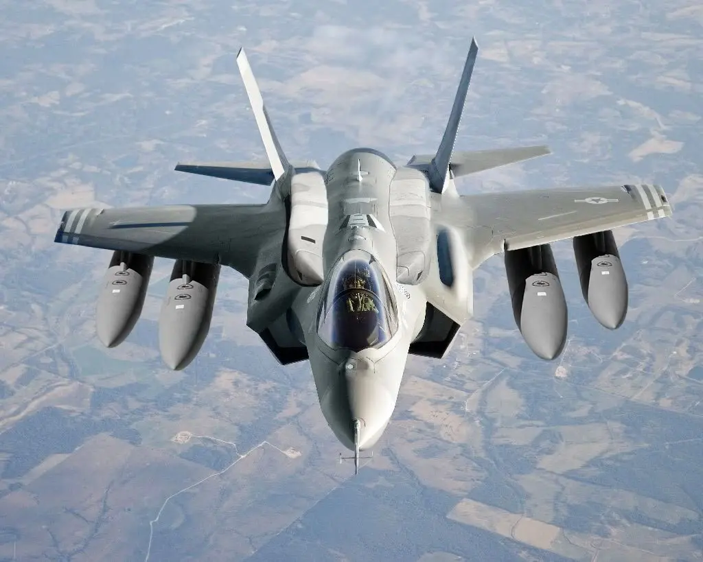 Lockheed Martin F-35 (13)