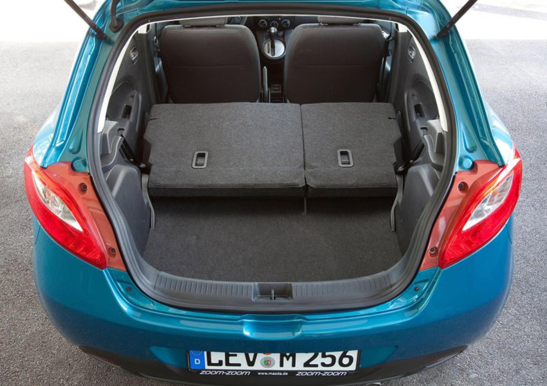 Mazda 2 - 2011