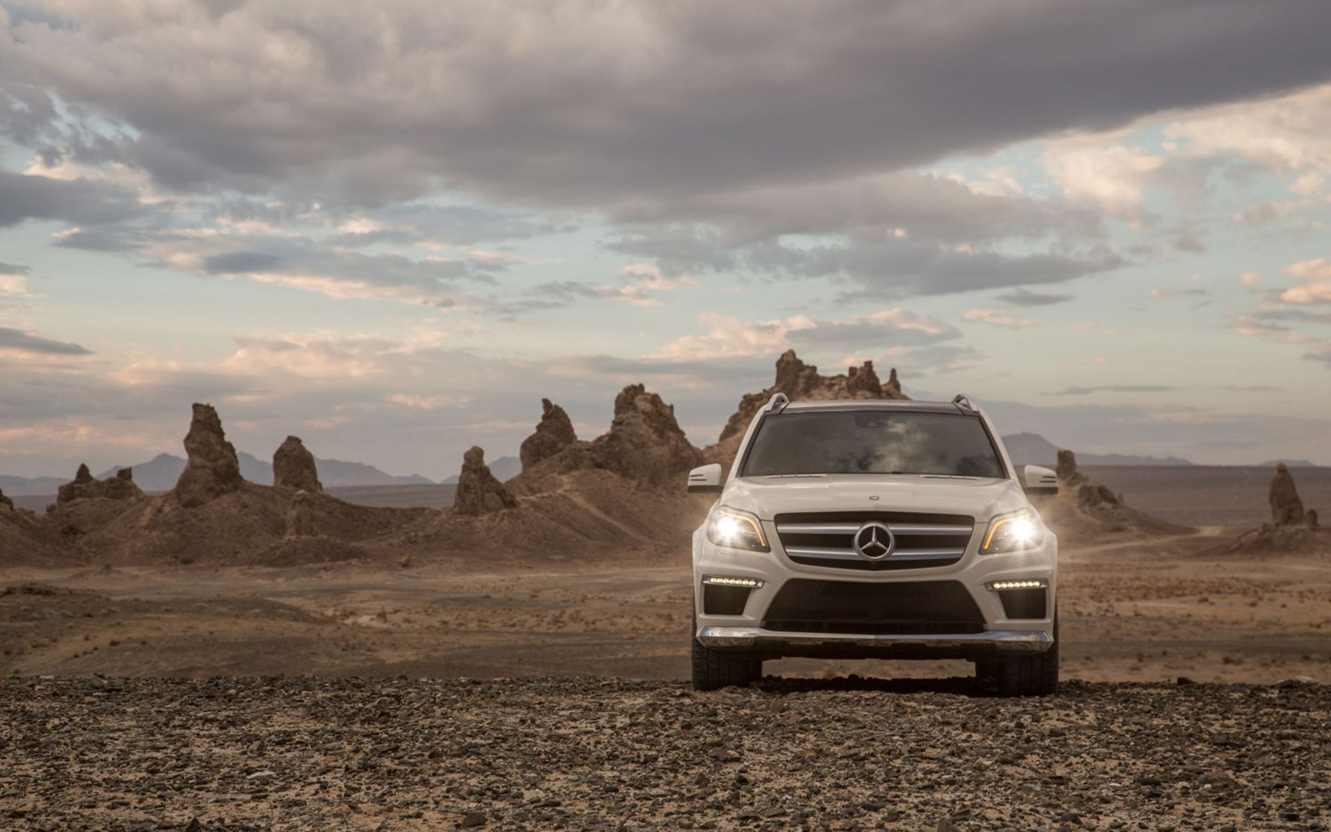 Mercedes-Benz-GL-550-2014