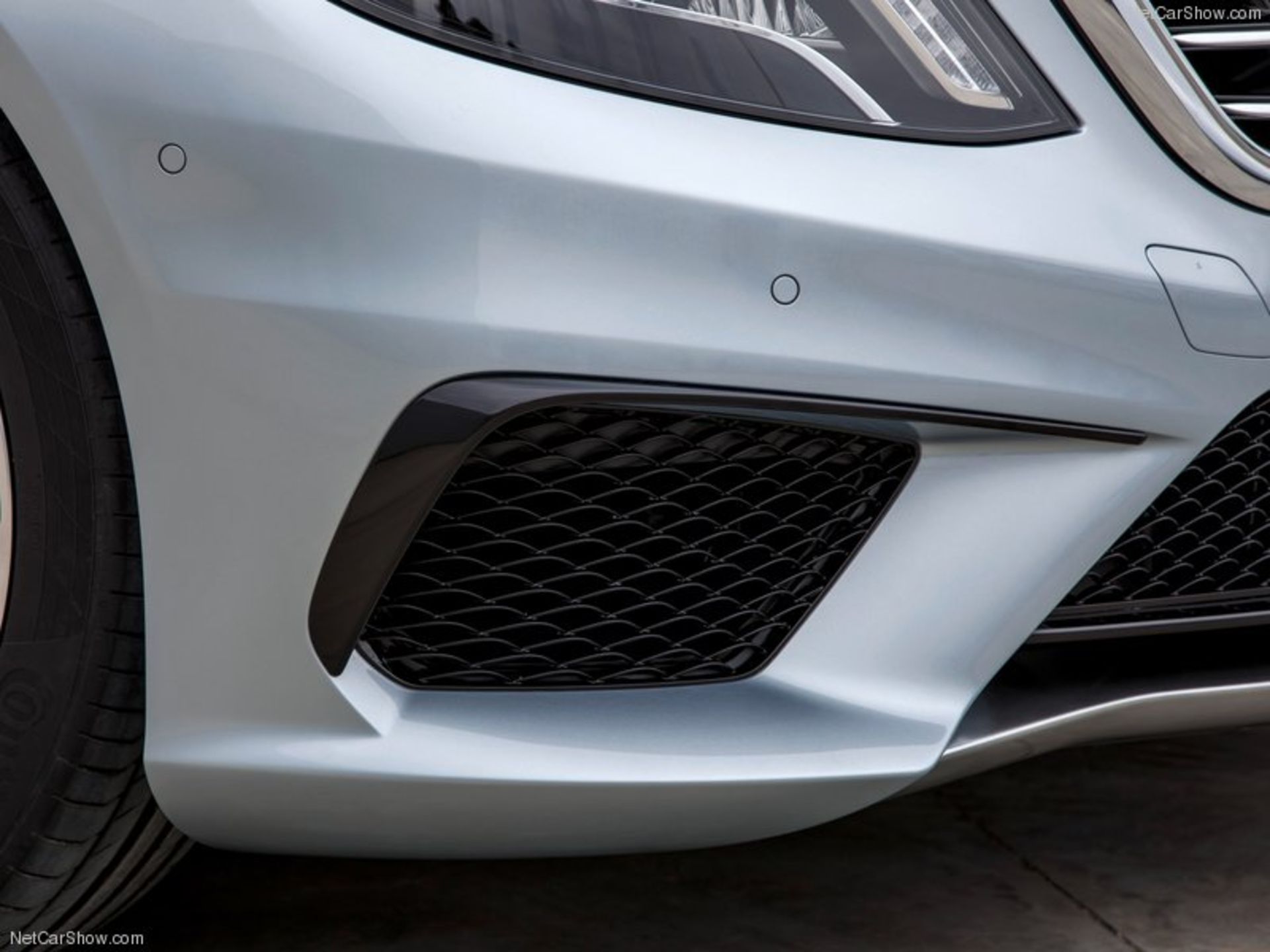 Mercedes-Benz-S63_AMG_2014_800x600_wallpaper_29