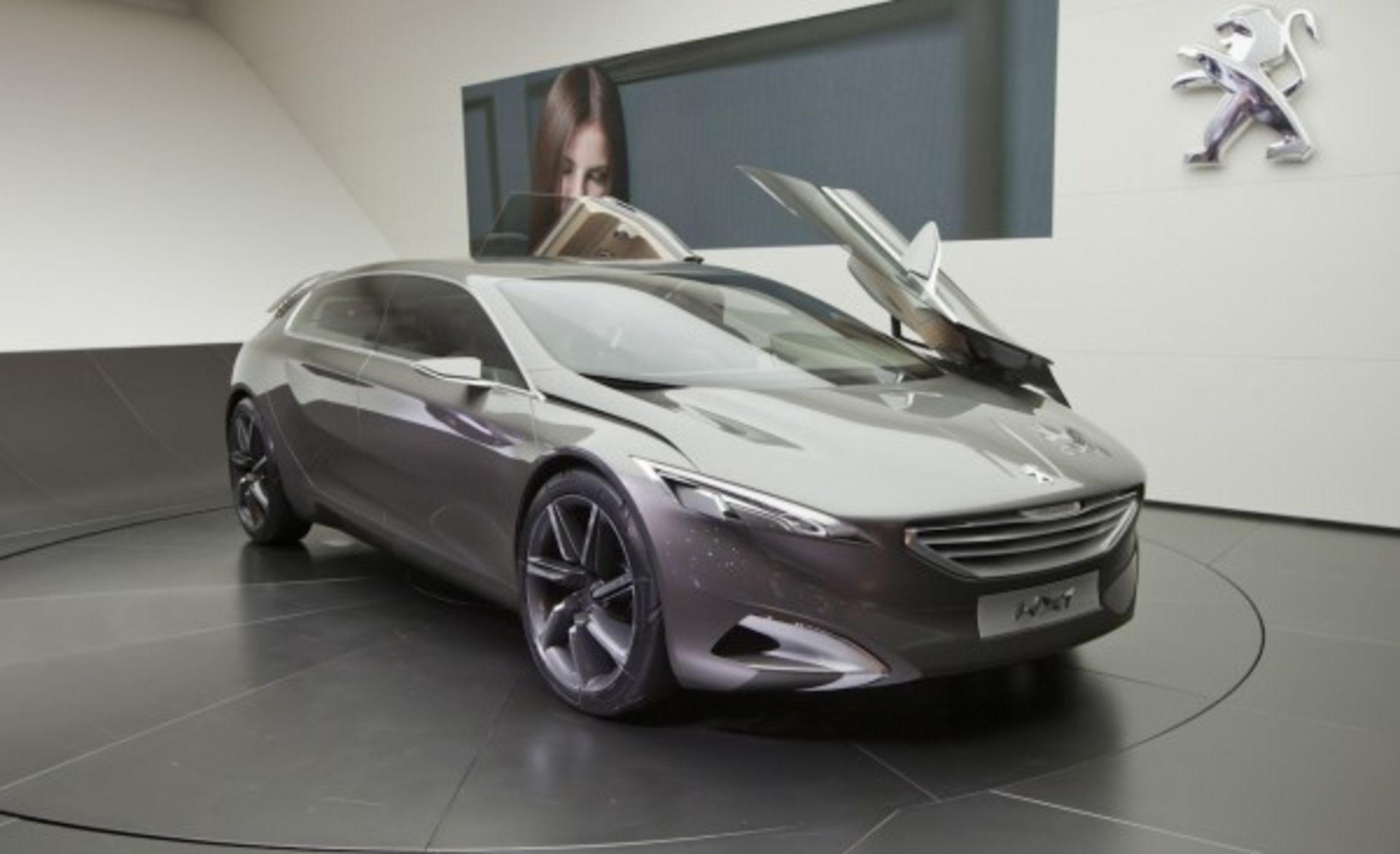 Peugeot HX1 Concept at 2011 Frankfurt Auto Show